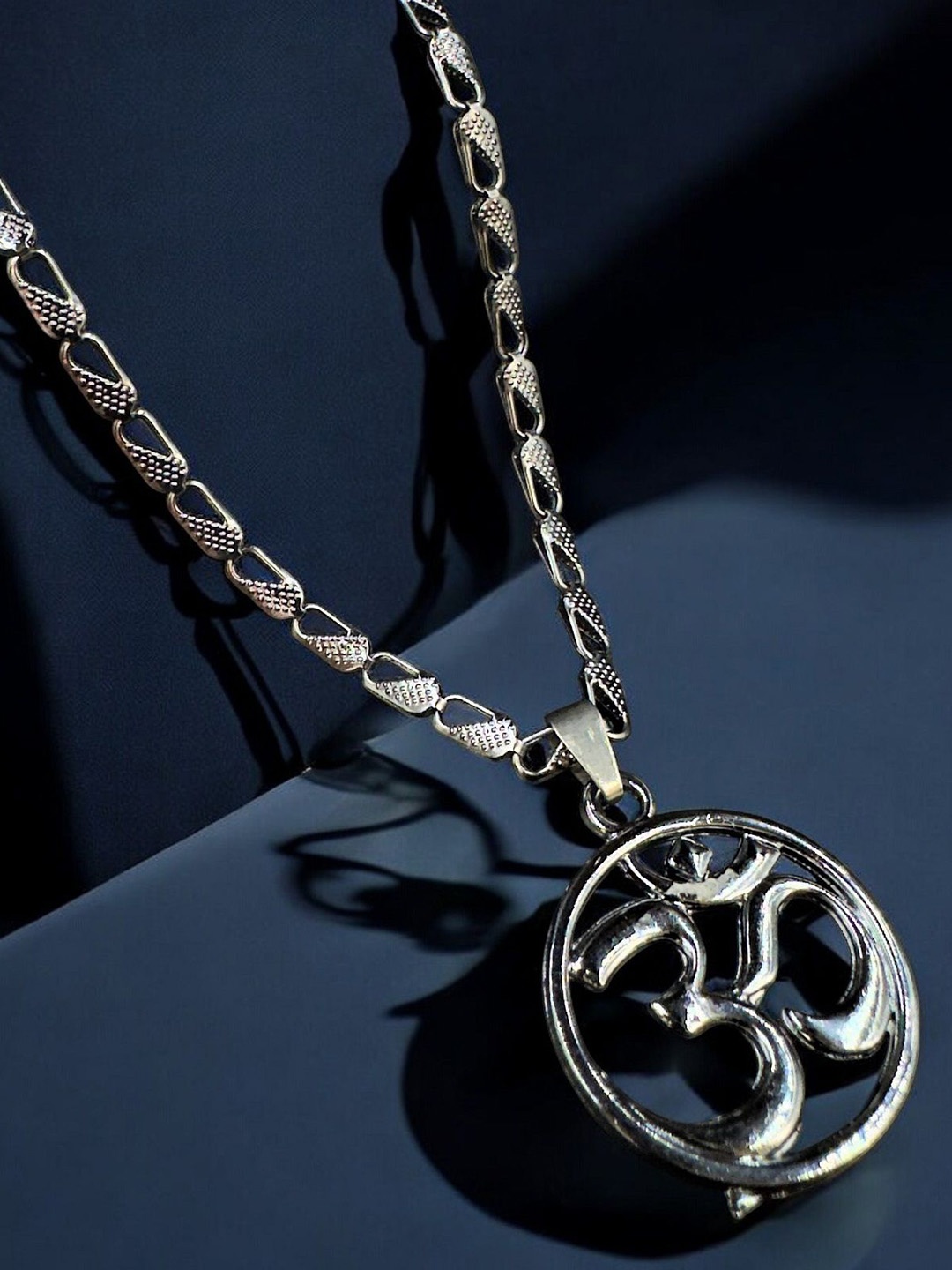 

AKLINA Unisex Silver-Plated Contemporary God Pendant With Chain