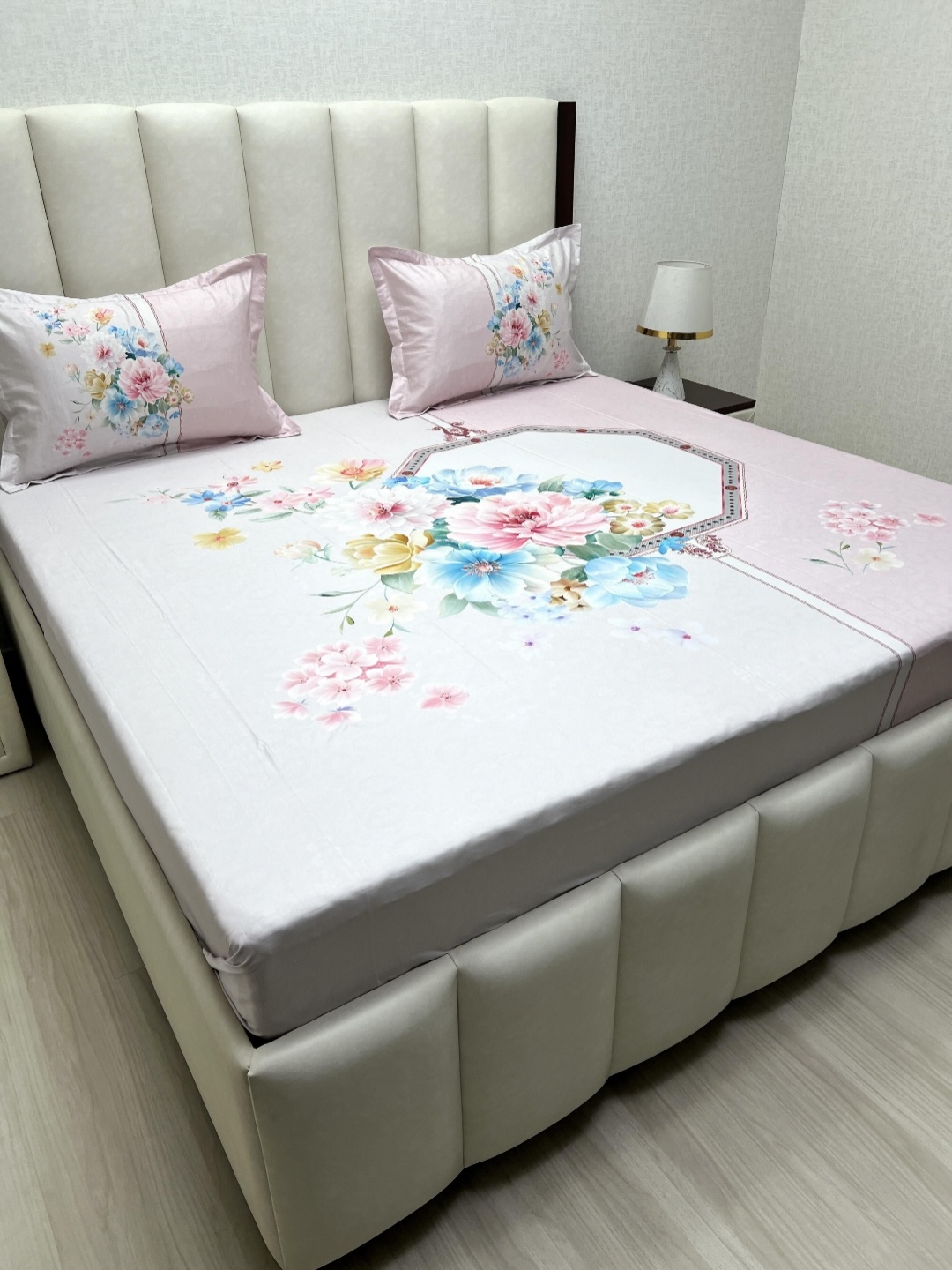 

Pure Decor Majestic Pink Floral Printed Pure Cotton 600 TC King Bedsheet Set 2.74 x 2.74m