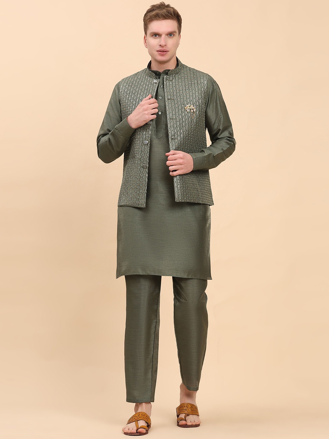 

Pro-Ethic STYLE DEVELOPER Mandarin Collar Sequinned Kurta With Trousers & Nehru jacket, Green