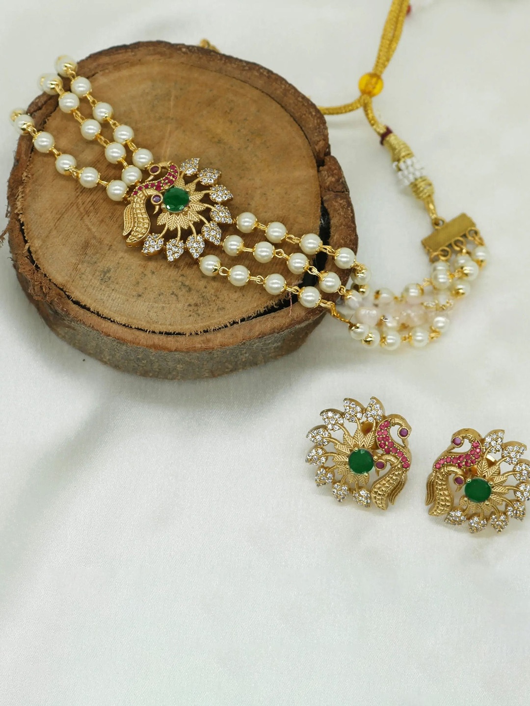 

Rangrozo Jewellery Gold Plated Stones Studded & Beaded Jewellery Set