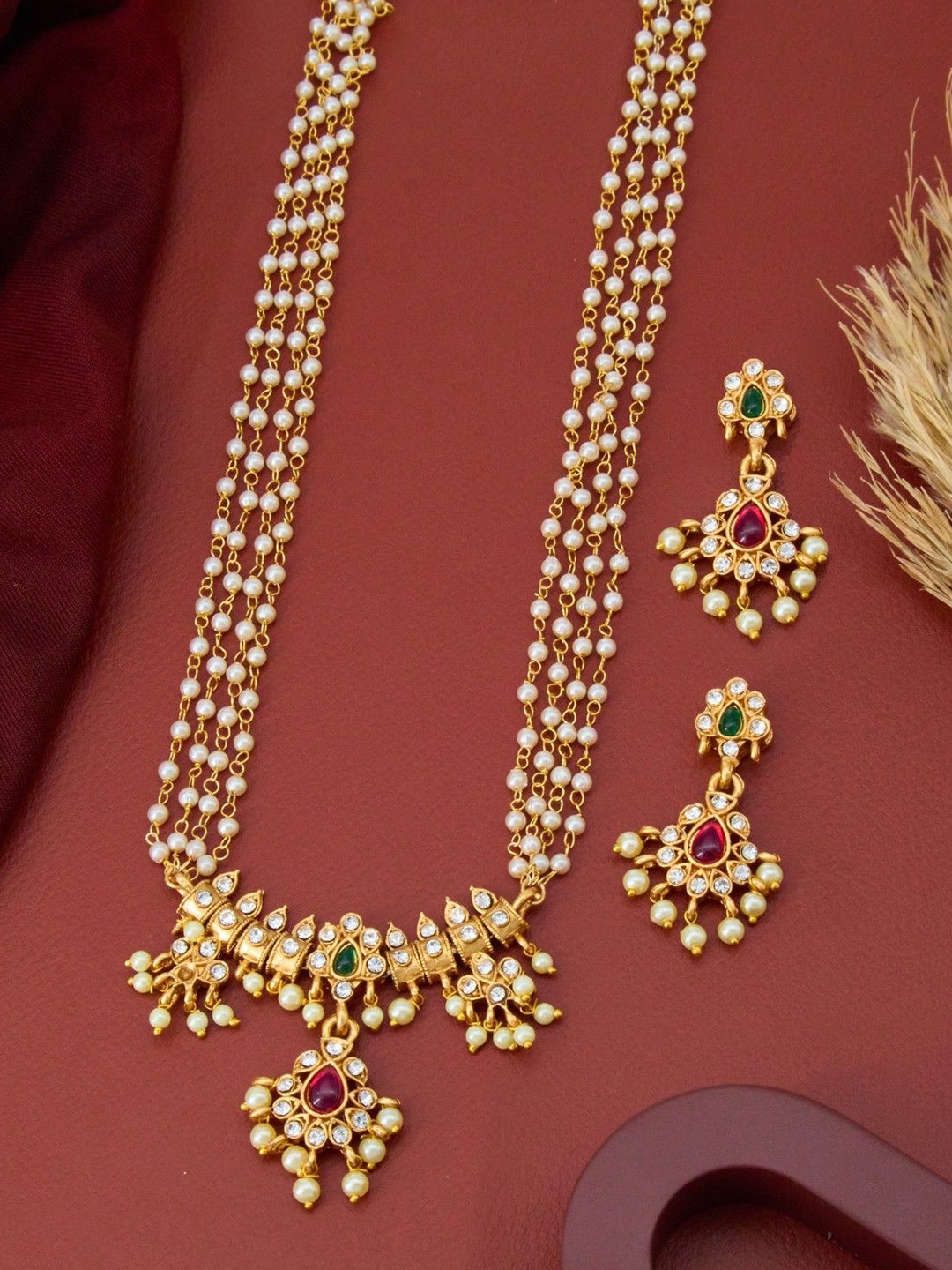 

Rujve Jewellery Gold Plated Stones Studded Jewellery Set
