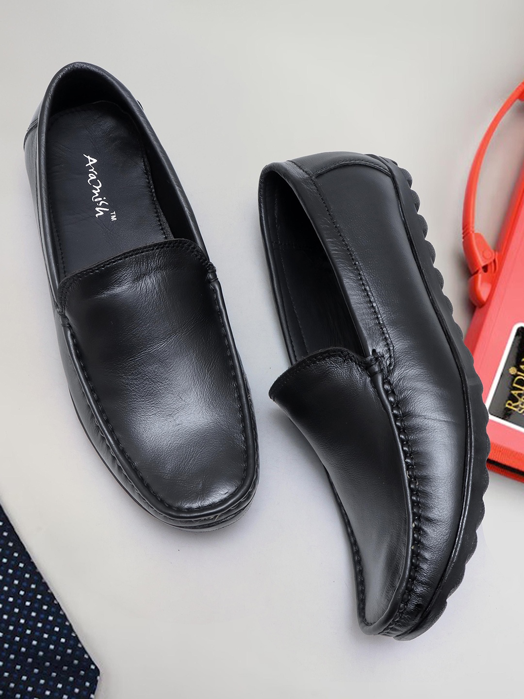 

ARAMISH Men Round Toe Leather Loafers, Black