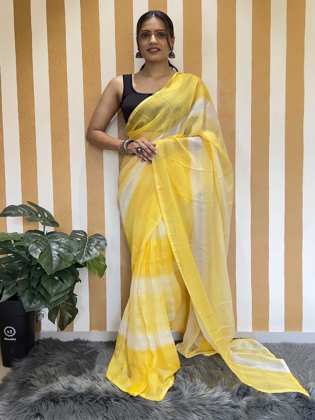 

DIVASTRI Ombre Poly Georgette Ready to Wear Saree, Yellow