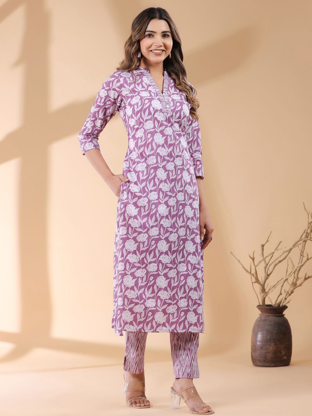 

Janasya Floral Printed Mandarin Collar Pure Cotton Straight Kurta With Trousers, Purple