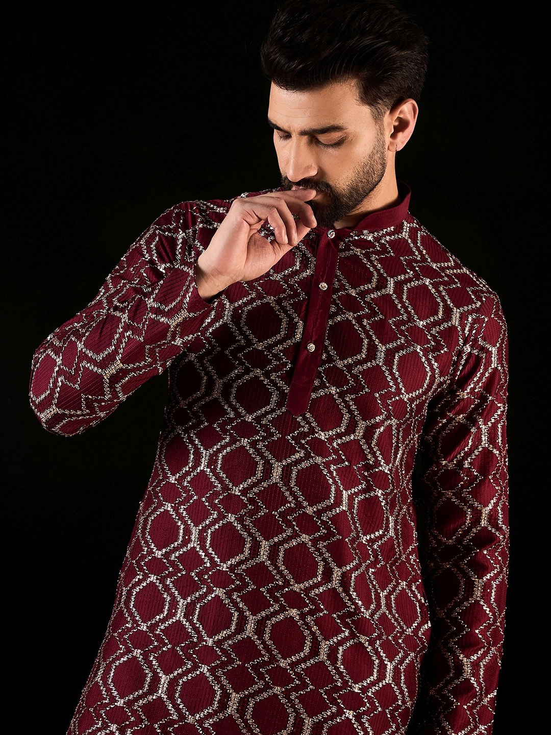 

Anouk Maroon Geometric Gotta Patti Embroidered Mandarina Collar straight Kurta