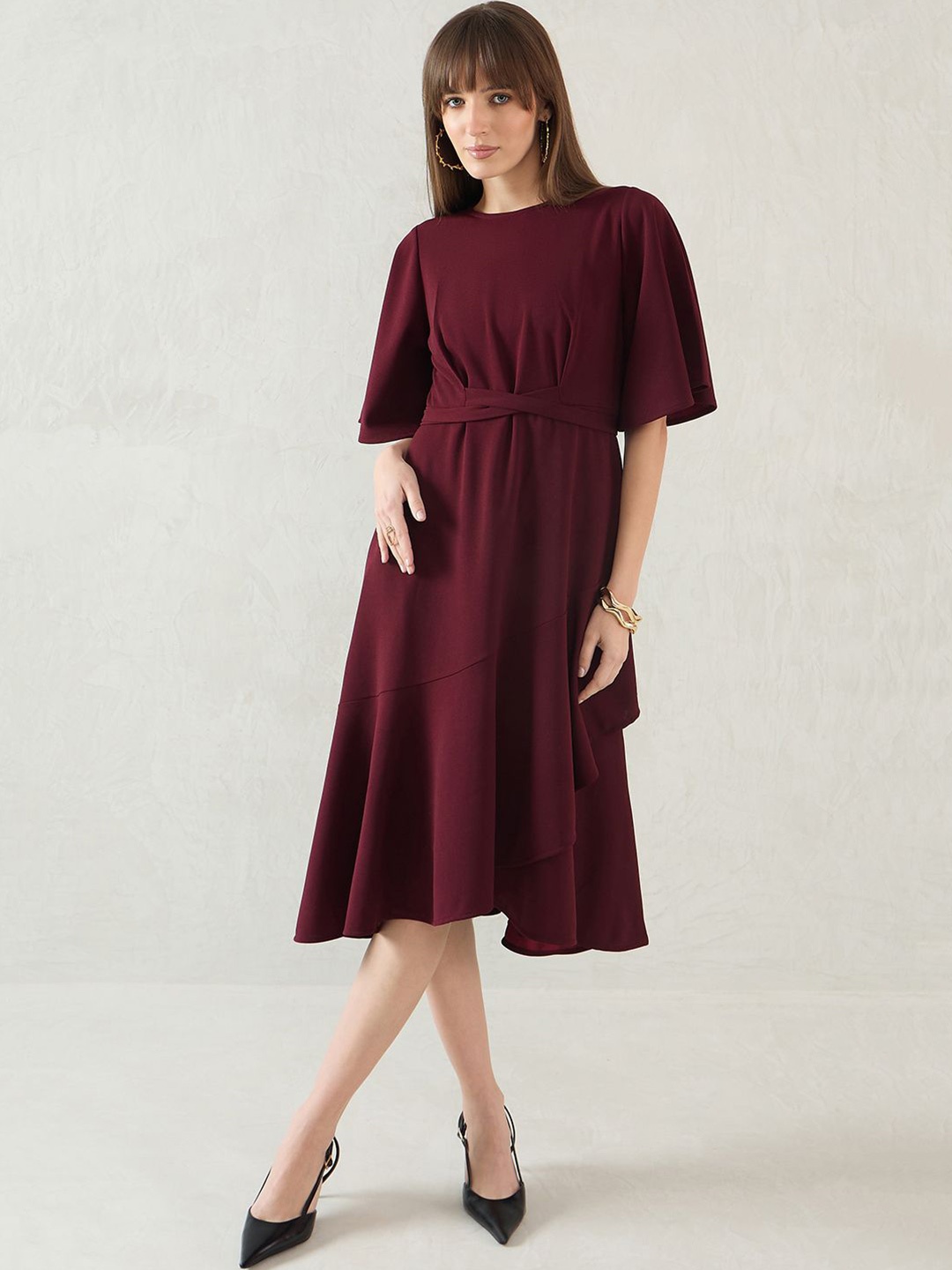 

FEMMELLA Women Round Neck A-Line Midi Dress, Red