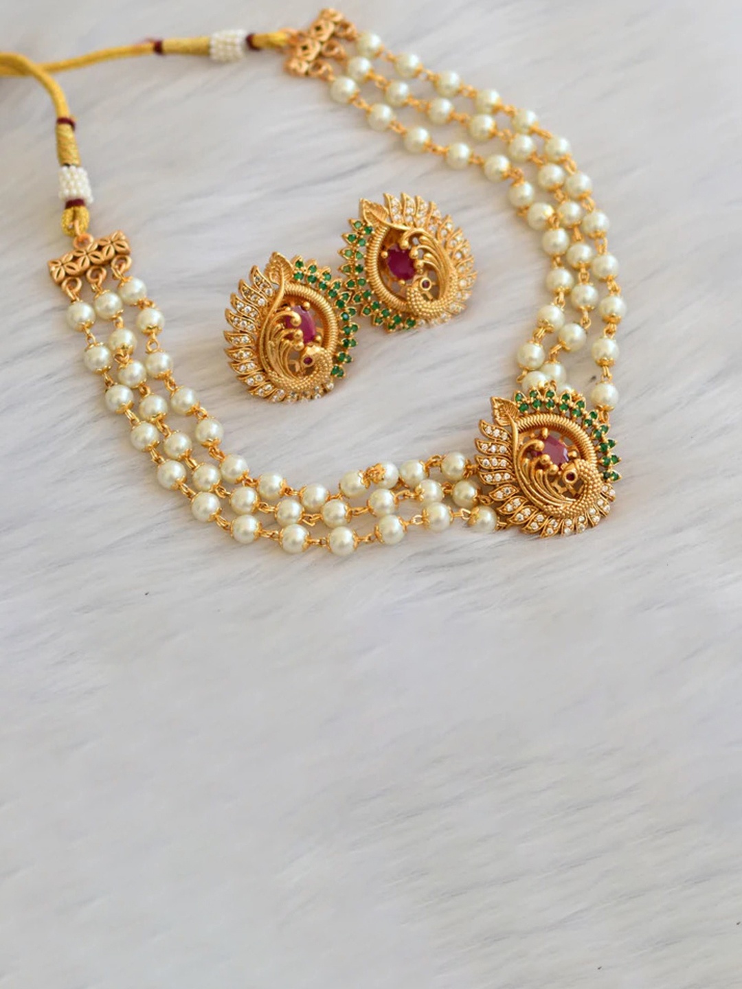 

Rujve Jewellery Gold-Plated Stone-Studded & Beaded Jewellery Set