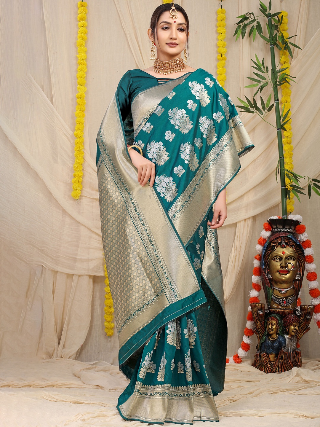 

Kandora Woven Design Zari Pure Silk Heavy Work Paithani Saree, Teal