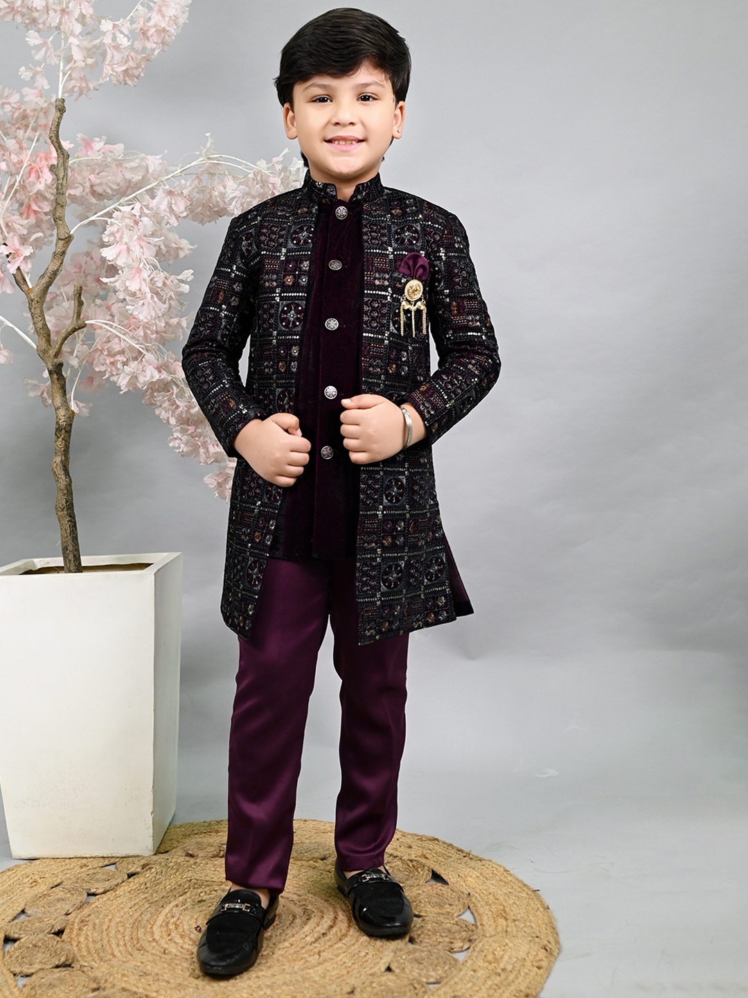

ahhaaaa Boys Embroidered Velvet Sherwani Set, Black