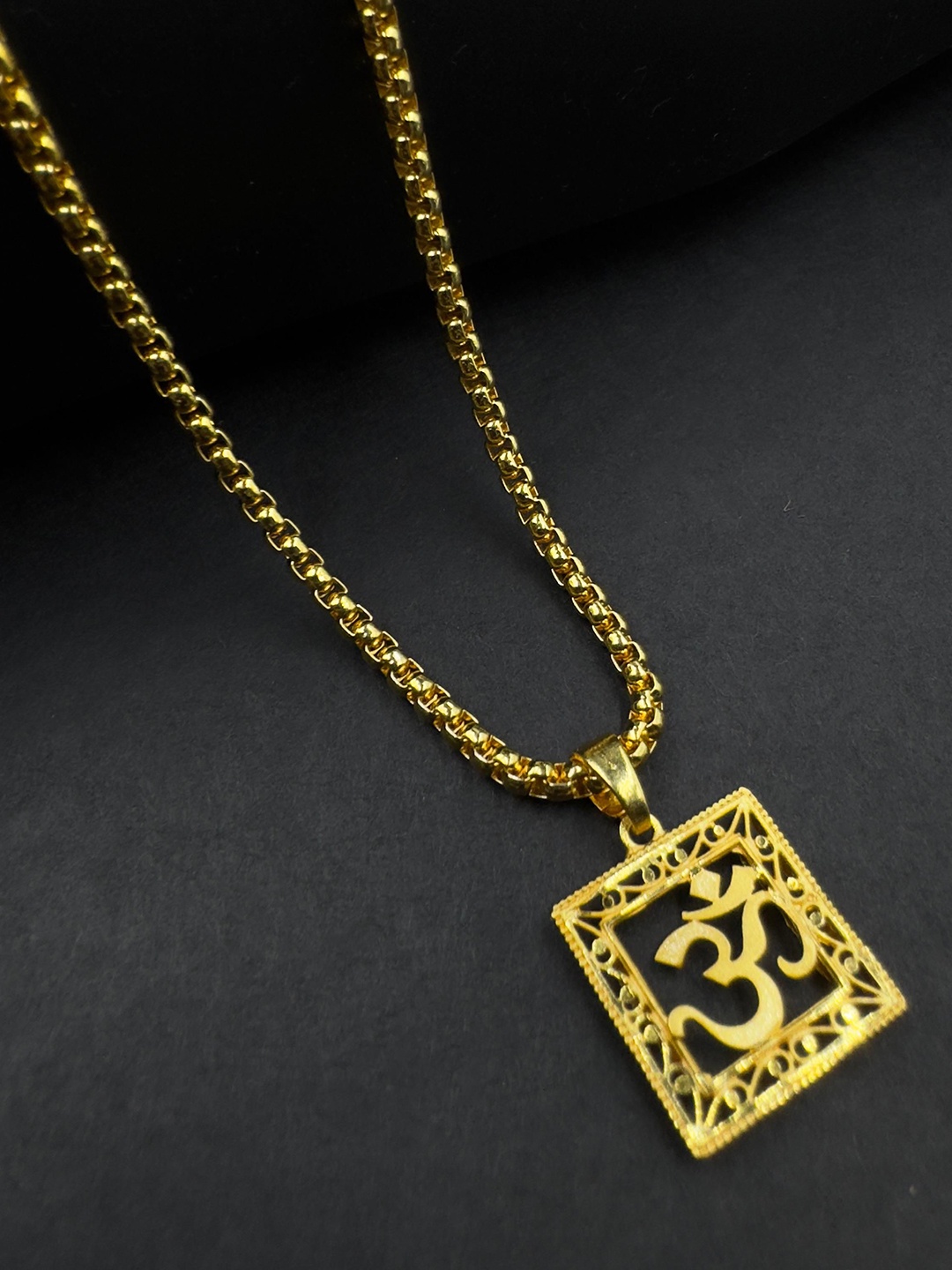 

AKLINA Unisex Gold-Plated Square Shaped Pendants With Chains