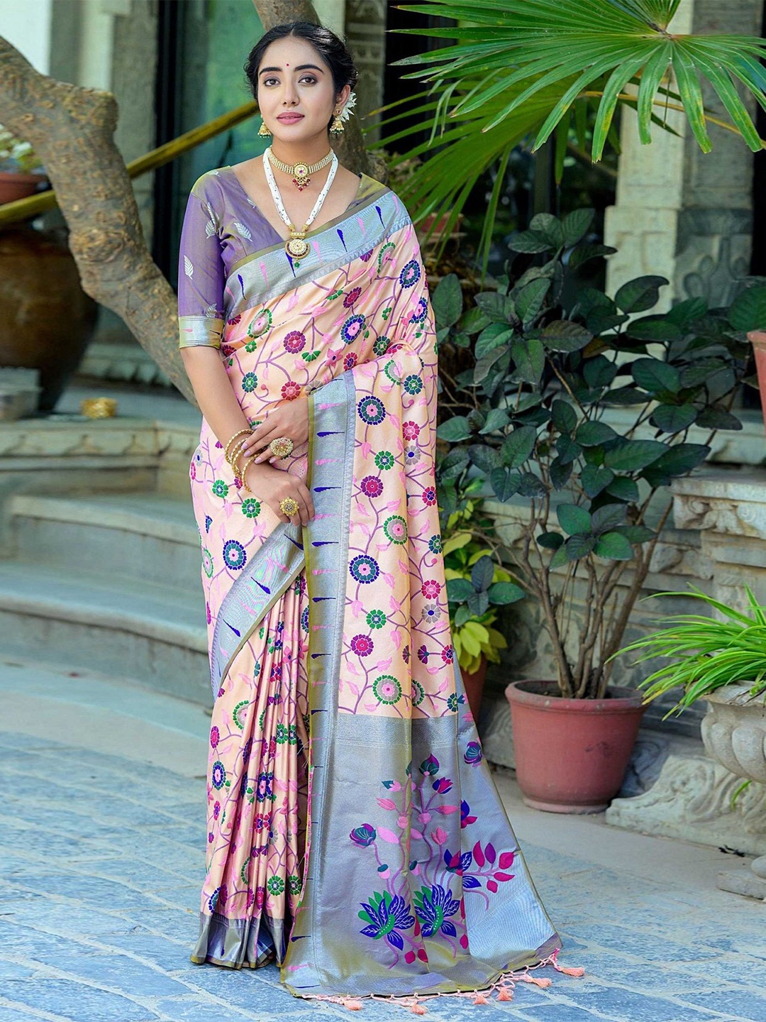 

DIVASTRI Woven Design Zari Silk Blend Paithani Saree, Peach