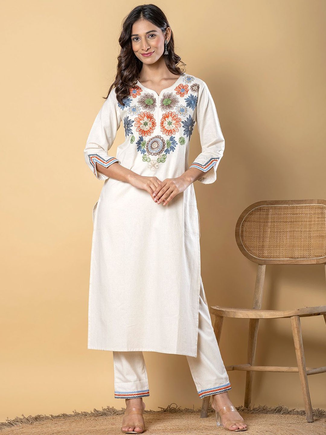 

Readiprint Floral Embroidered Thread Work Straight Kurta With Trousers, Off white