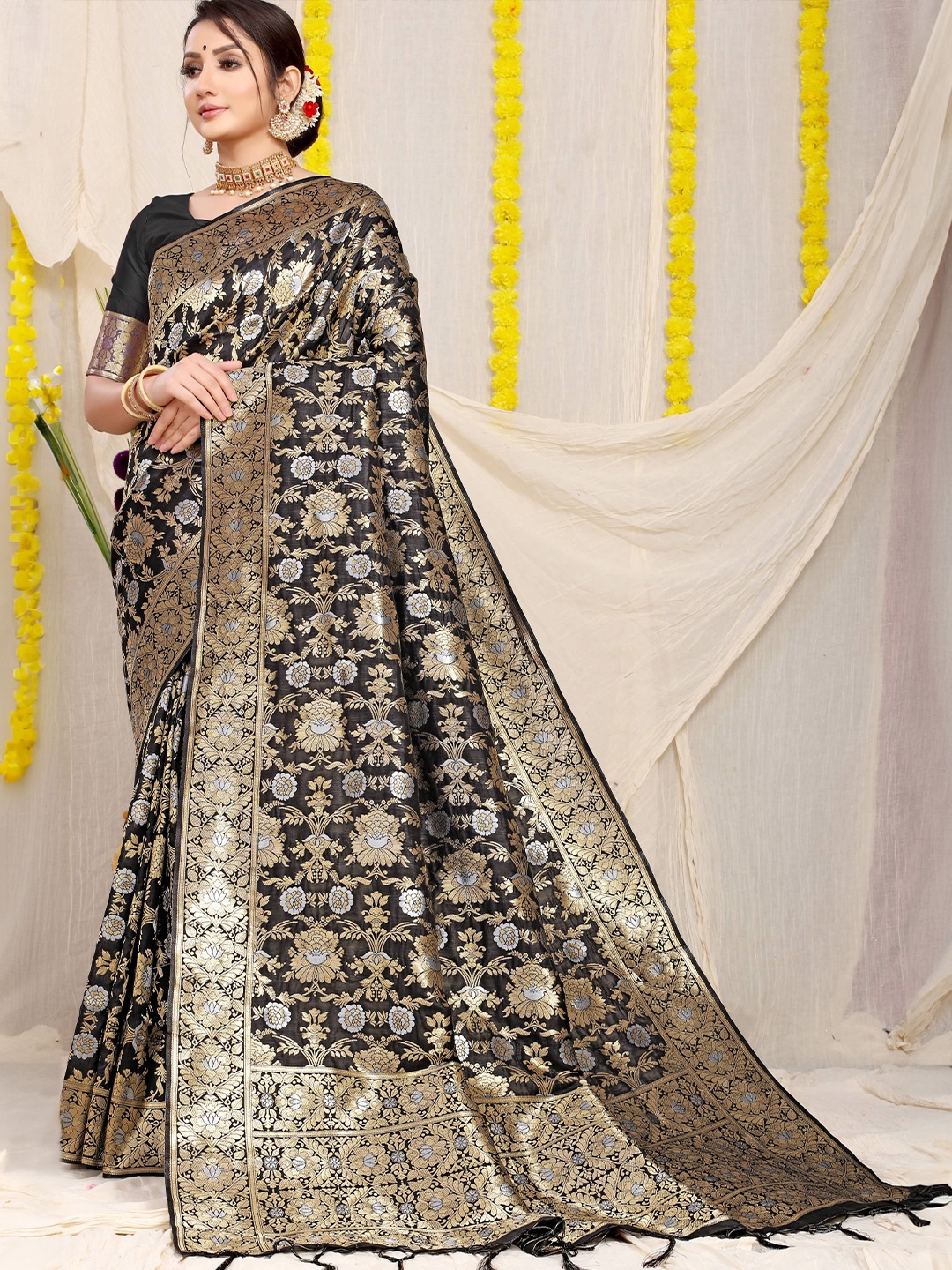 

Kandora Woven Design Zari Pure Silk Handloom Paithani Saree, Black