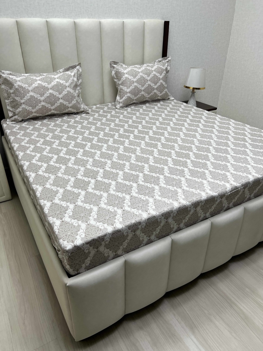 

Pure Decor Royal Passion Grey Printed 230 TC Cotton Queen Bedsheet Set-2.28 m x 2.54 m