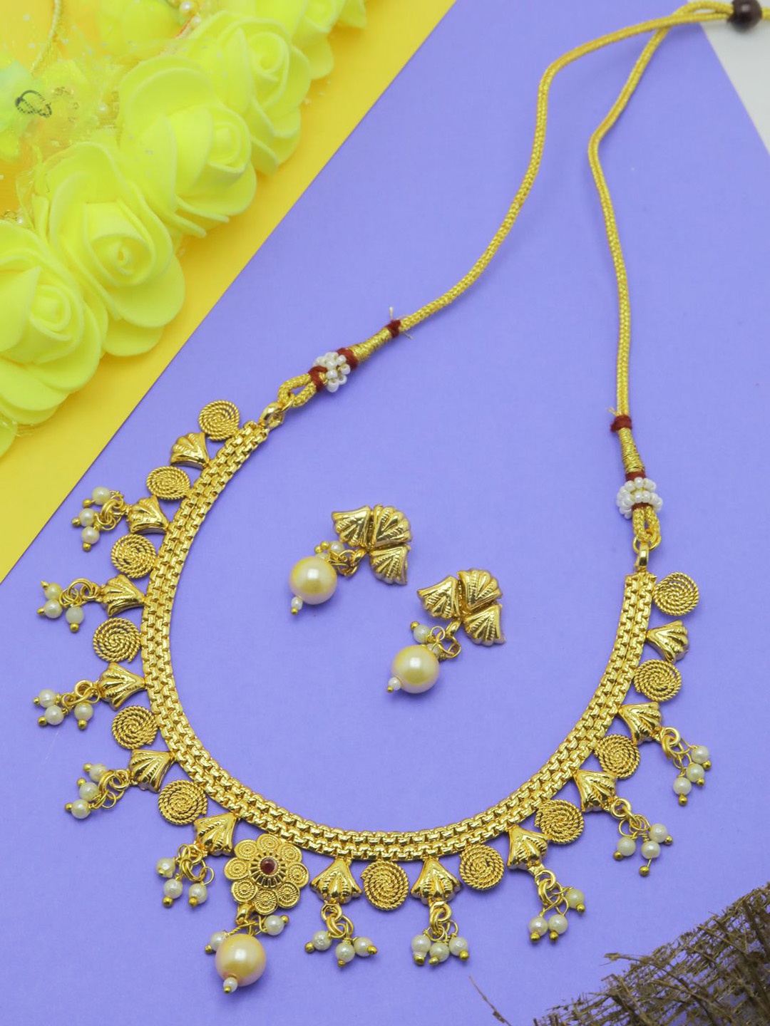 

Rangrozo Jewellery Gold Plated Stone Studded & Beaded Jewellery Set