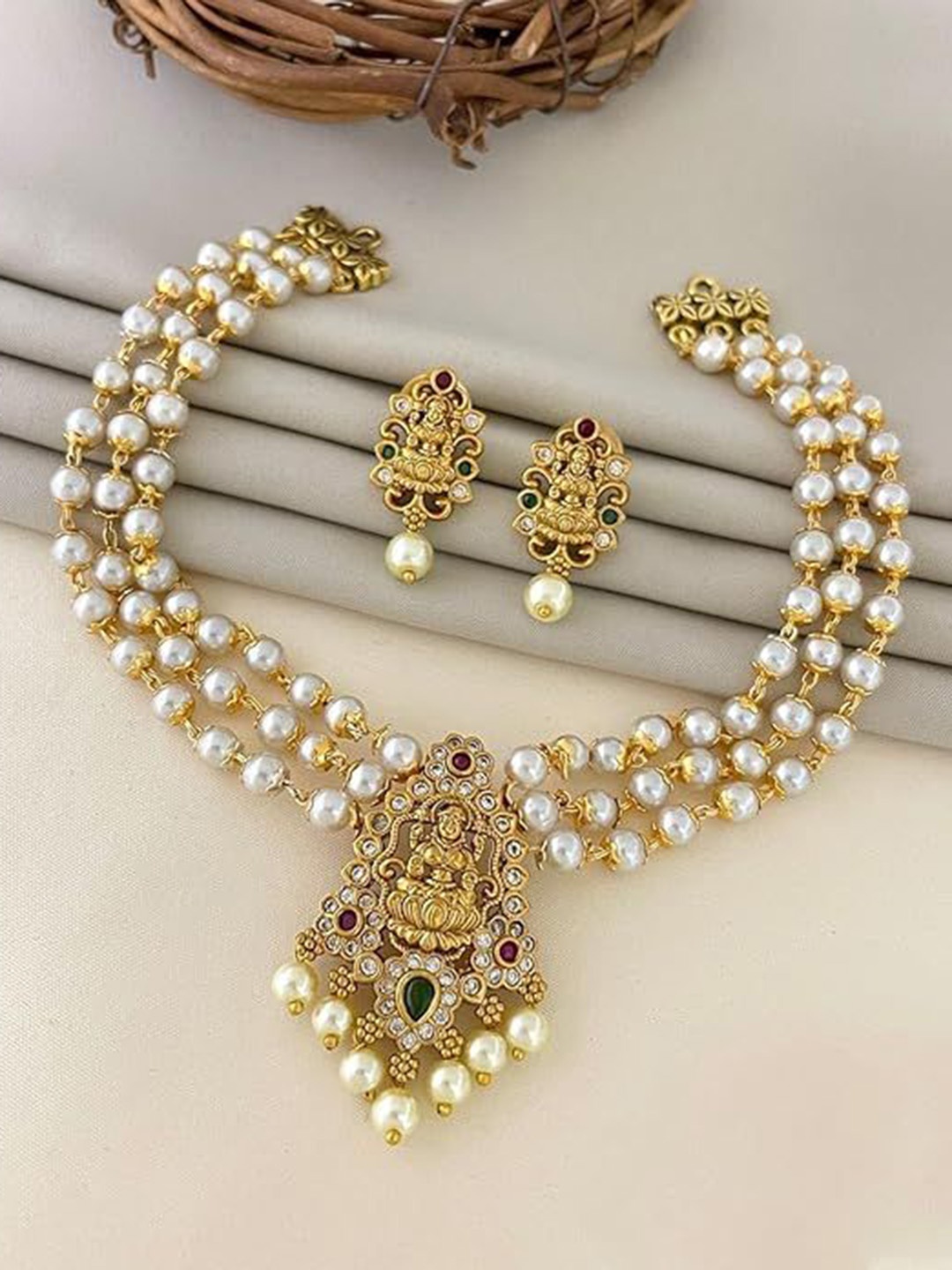 

Rujve Jewellery Gold-Plated Stone-Studded & Beaded Jewellery Set