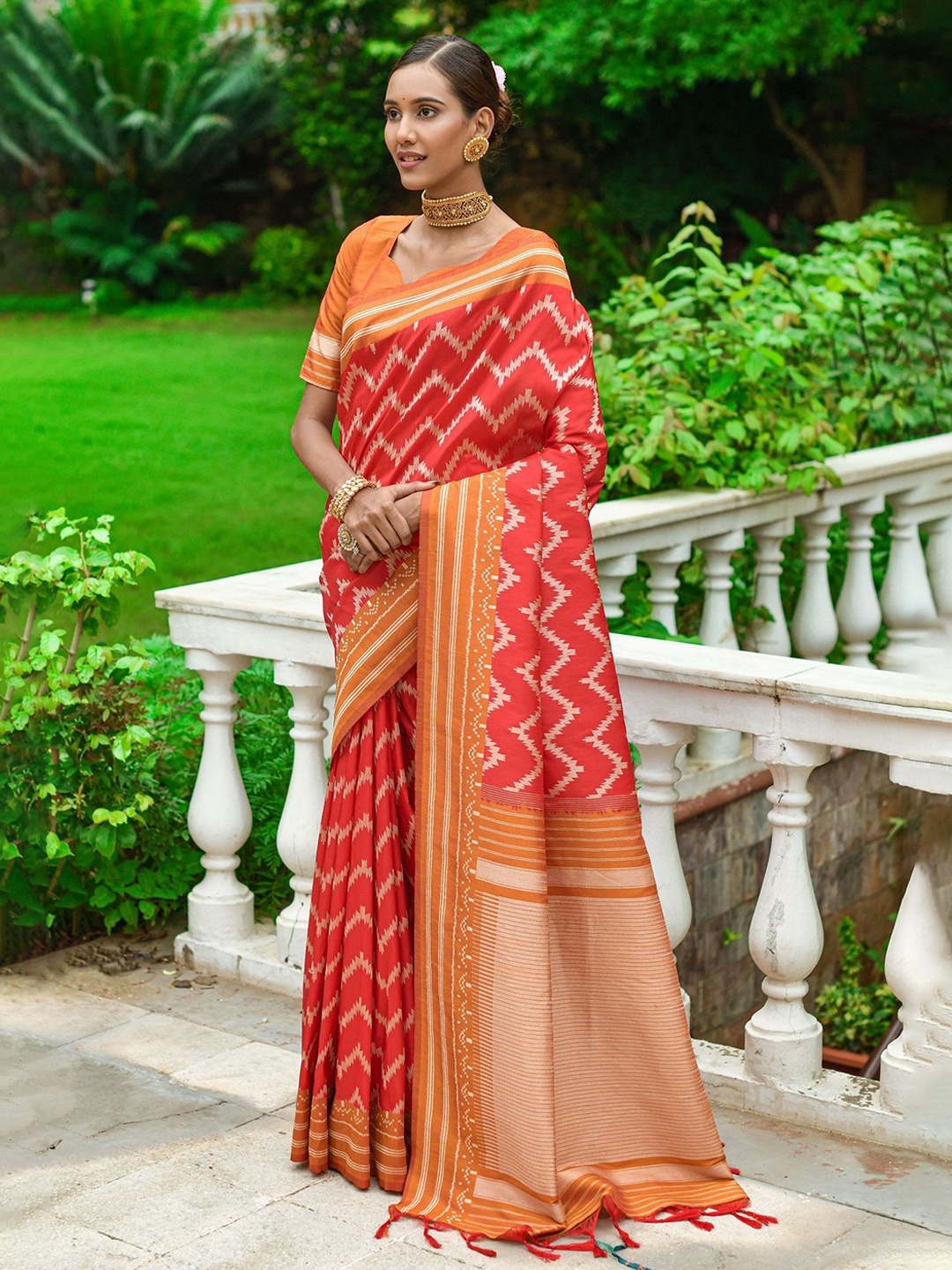 

DIVASTRI Silk Blend Saree, Red