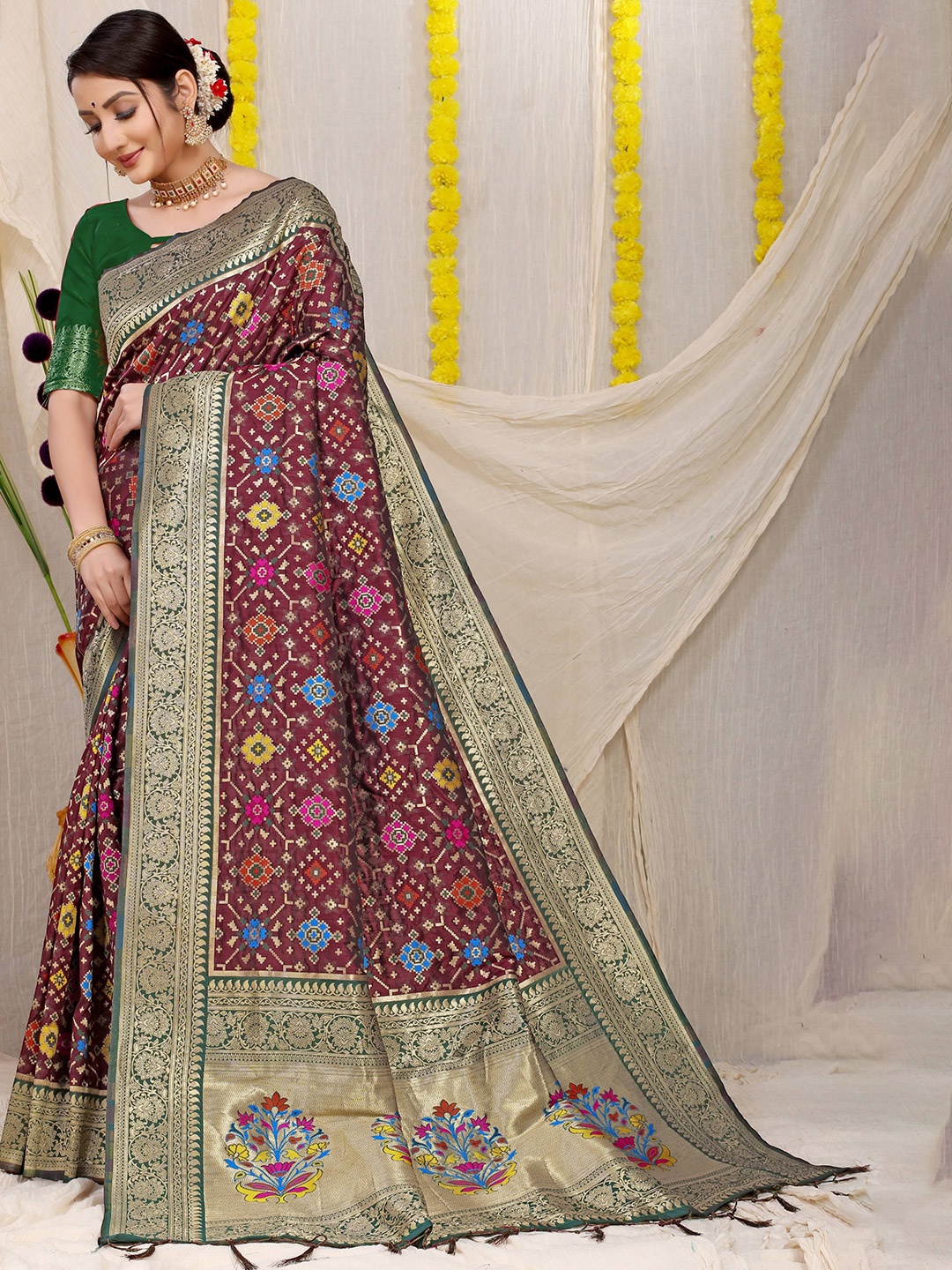 

Kandora Woven Design Zari Pure Silk Banarasi Saree, Maroon