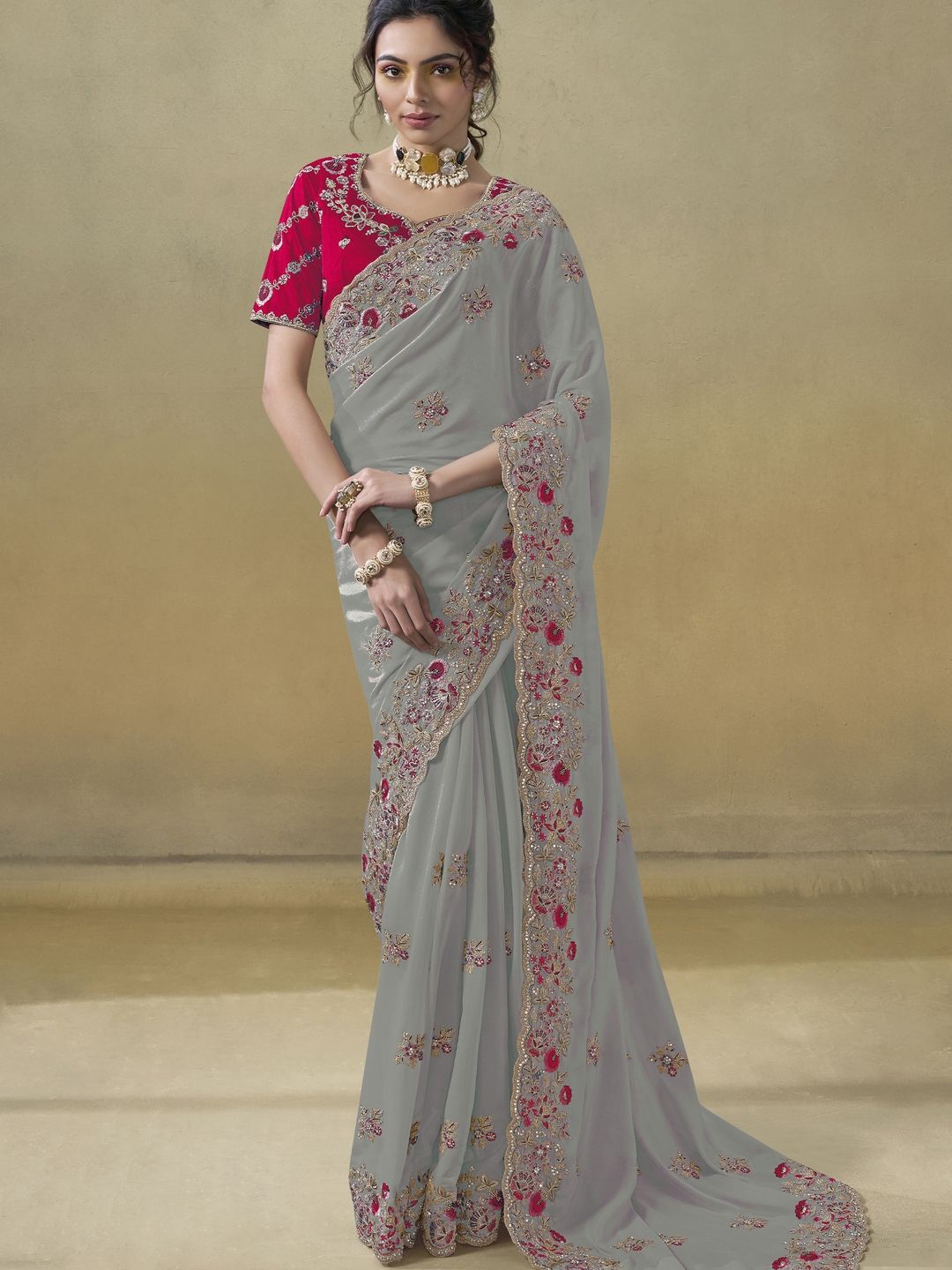

Suha Floral Sequinned Pure Georgette Saree, Grey