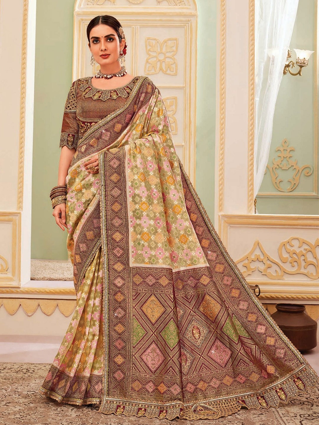 

MAHALASA Ethnic Motifs Zari Art Silk Handloom Banarasi Saree, Beige