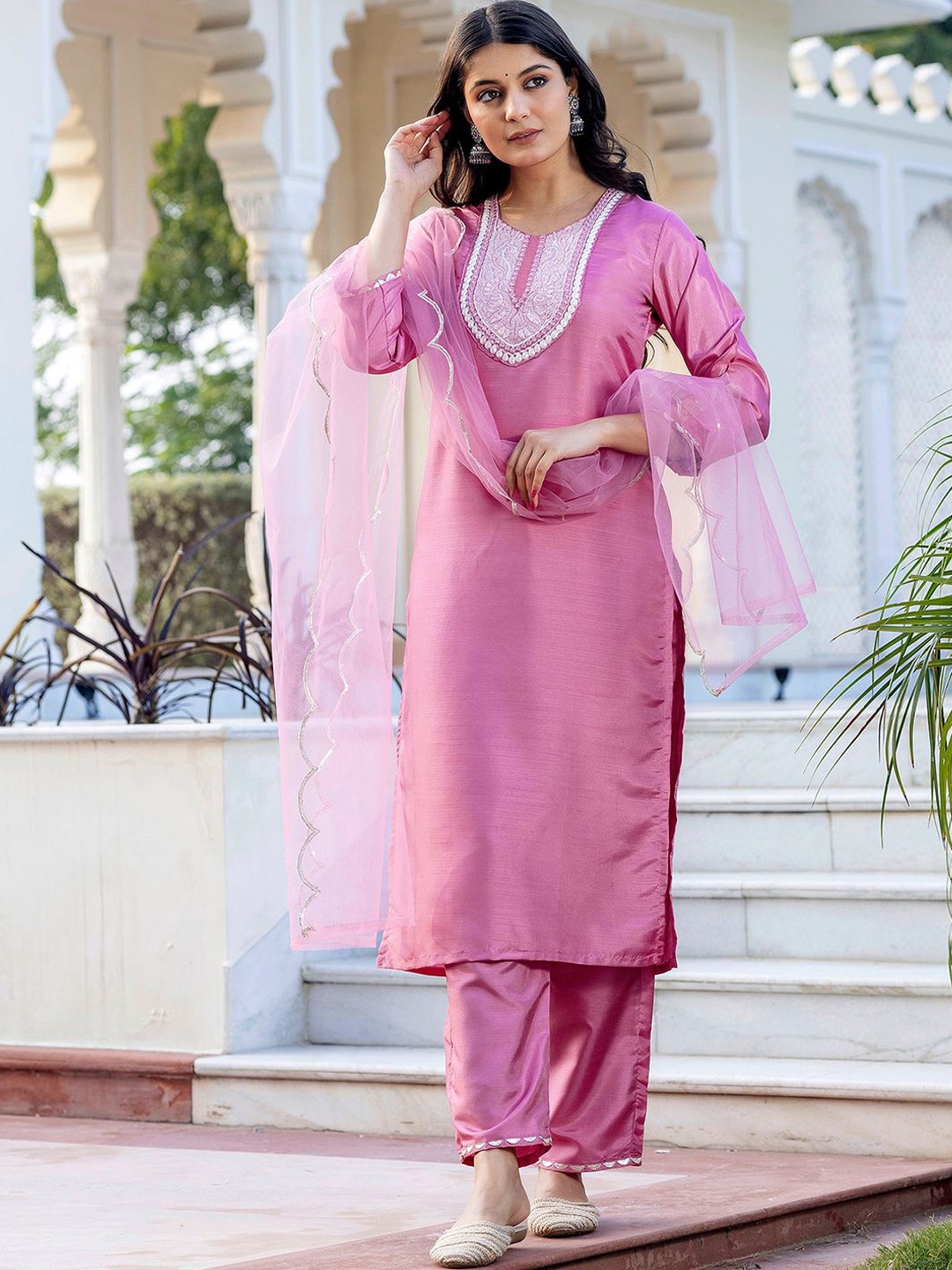 

SKYLEE Floral Embroidered Straight Kurta With Trousers And Dupatta, Pink