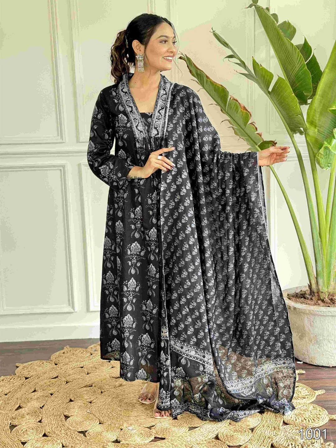 

ODETTE Ethnic Motifs Printed Pleated Kurta with Trousers & Dupatta, Black