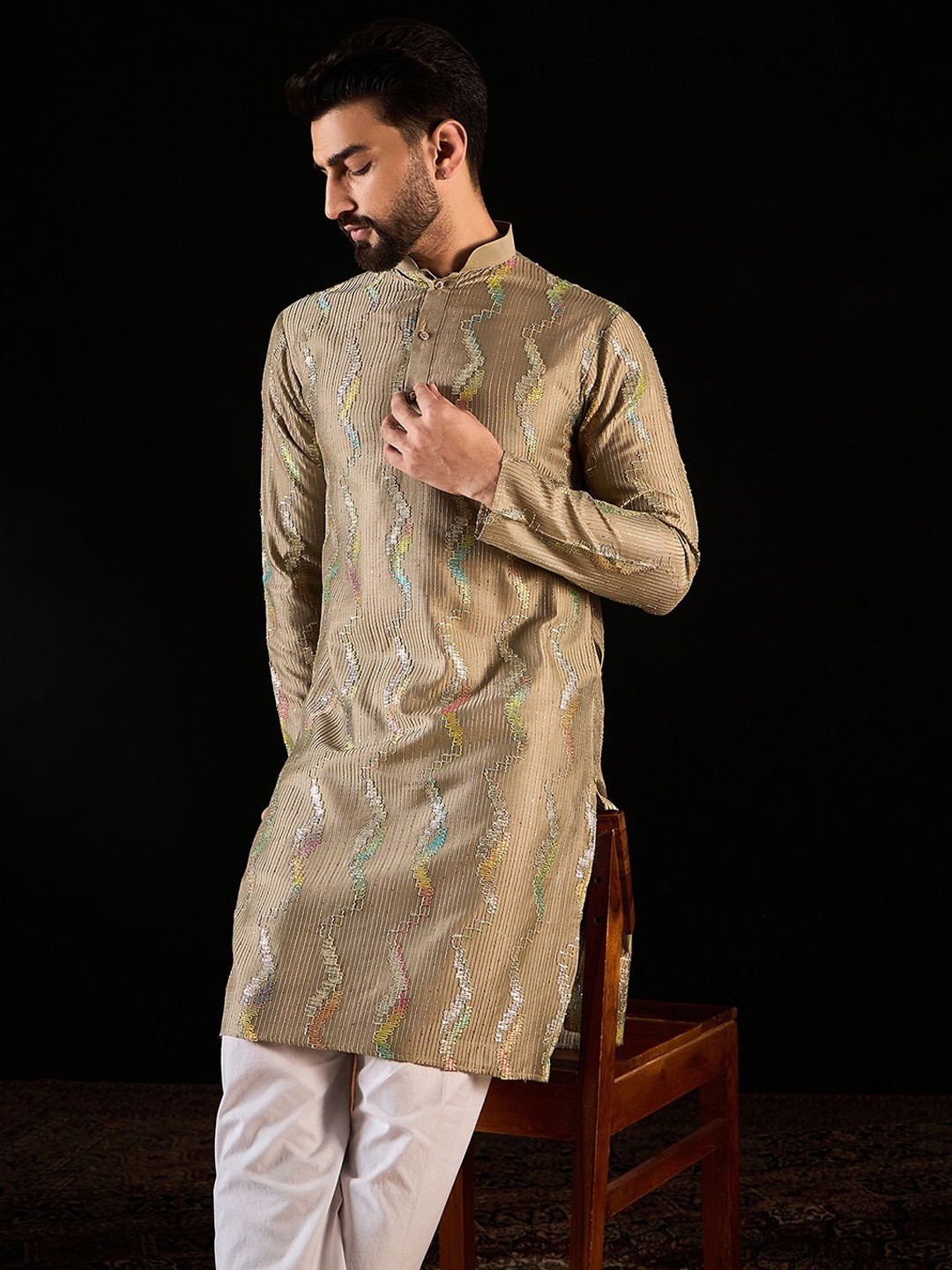 

Anouk Cream Geometric Gotta Patti Embroidered Mandarina Collar straight Kurta
