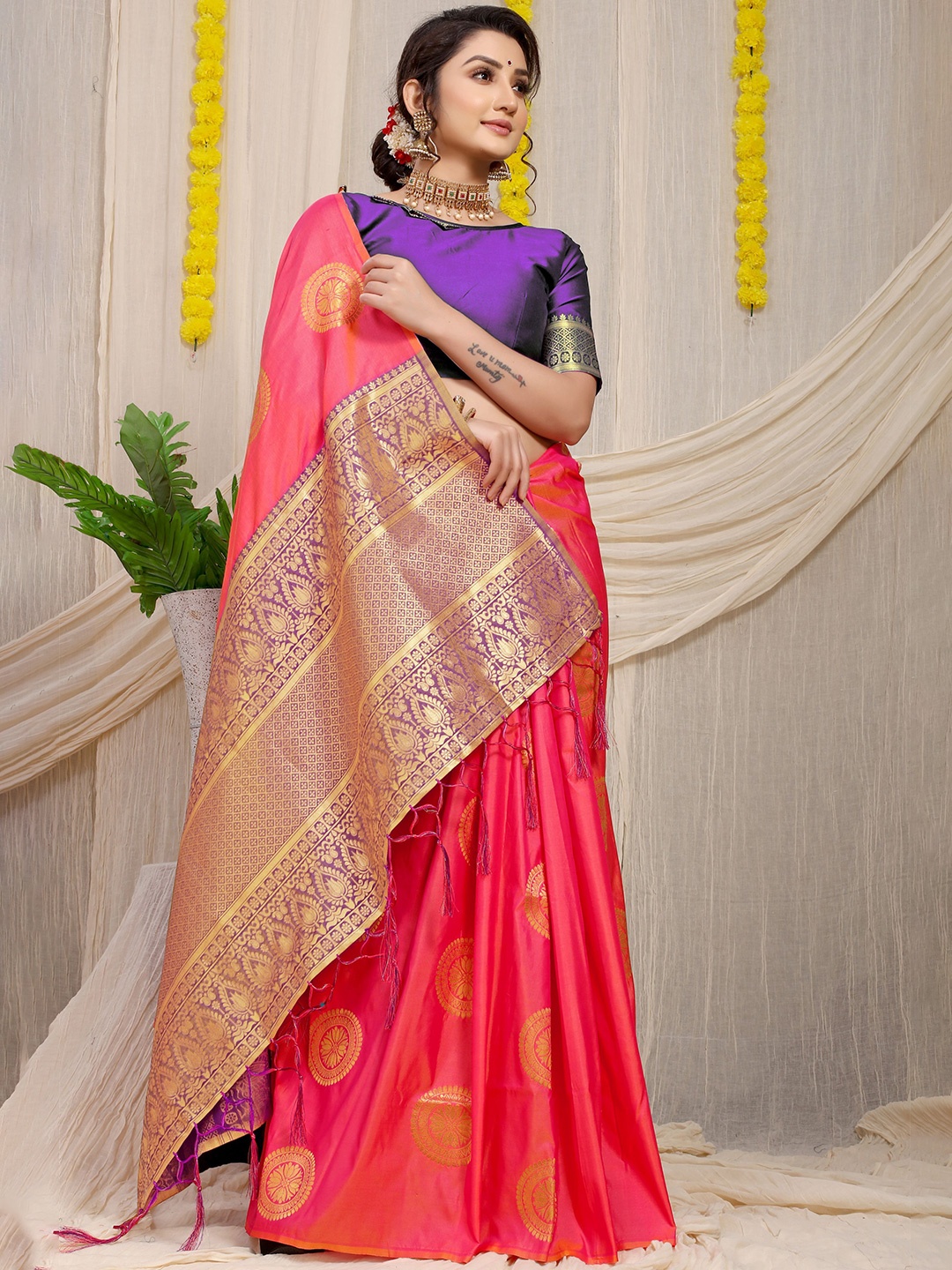 

Kandora Woven Design Zari Pure Silk Paithani Saree, Fuchsia