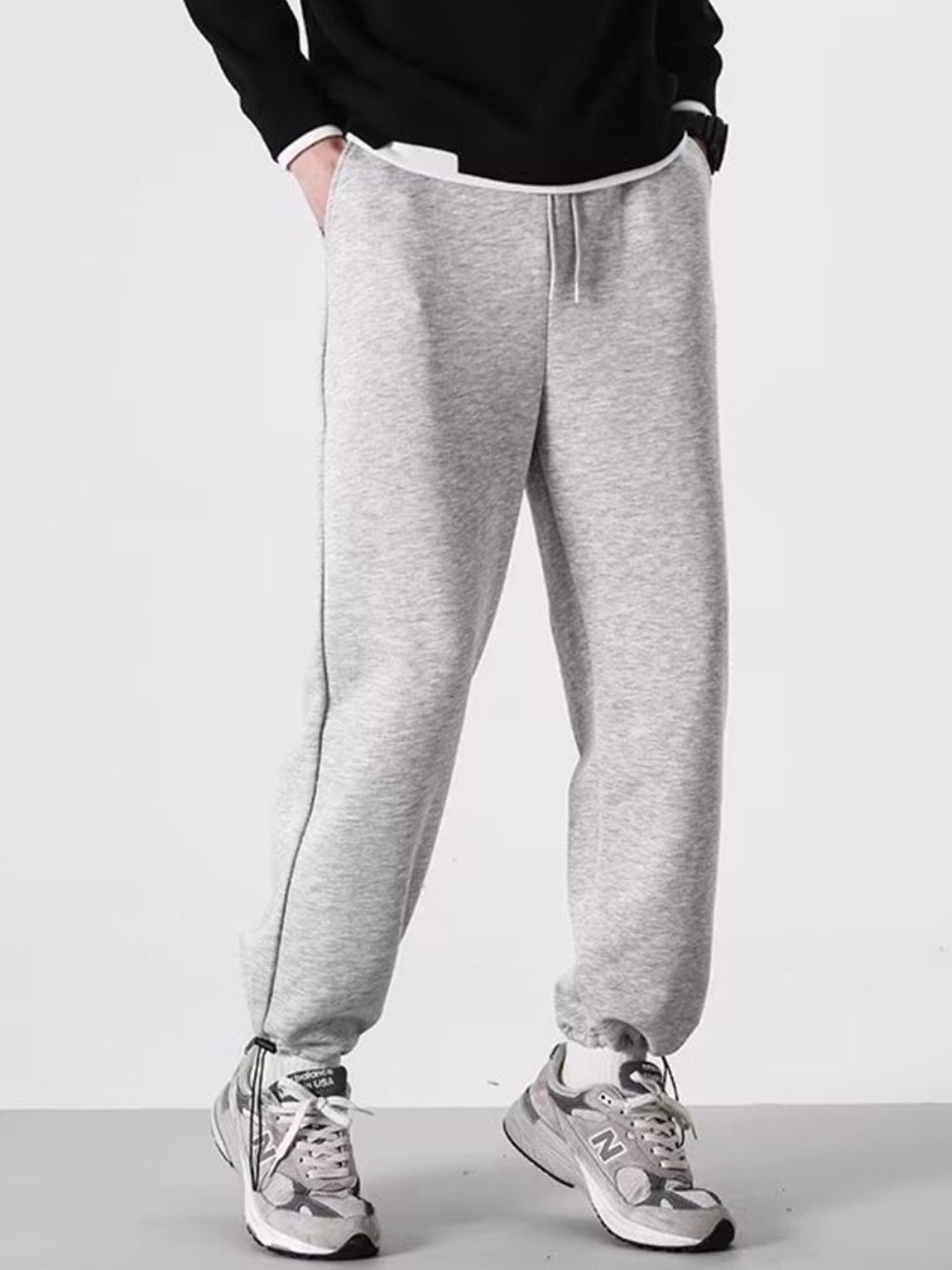 

StyleCast Men Cotton Mid-Rise Joggers, Grey
