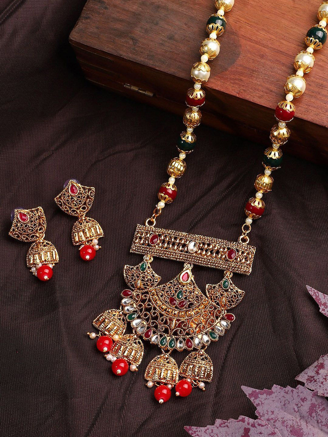 

Anouk Gold-Toned Artificial Stones Studded And Beaded Jewellery Set