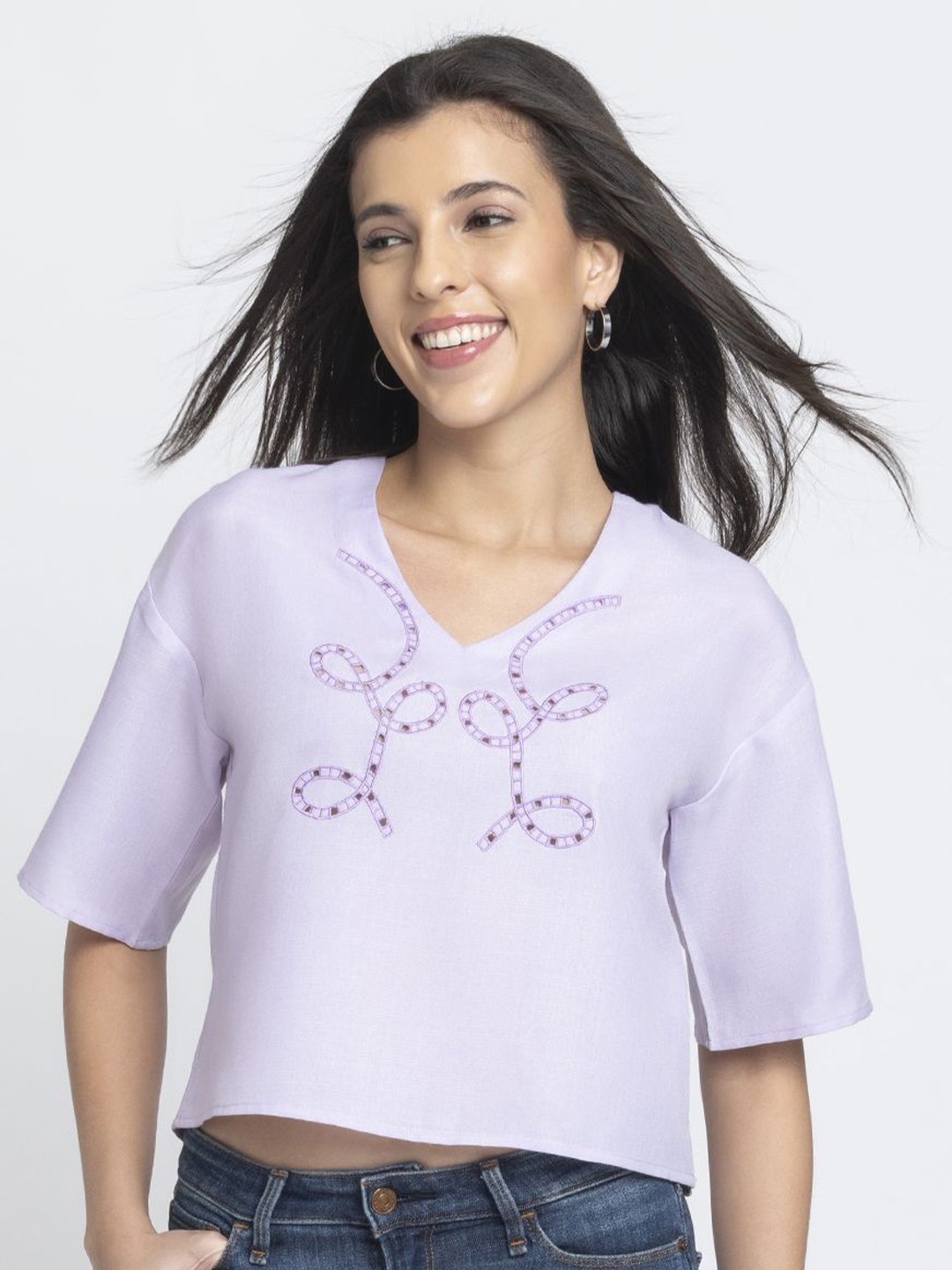 

SHAYE Women Lavender V-Neck Embroidered Short Sleeves Casual Tops