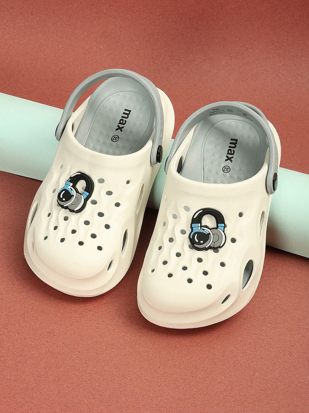 

max Boys Clogs, White