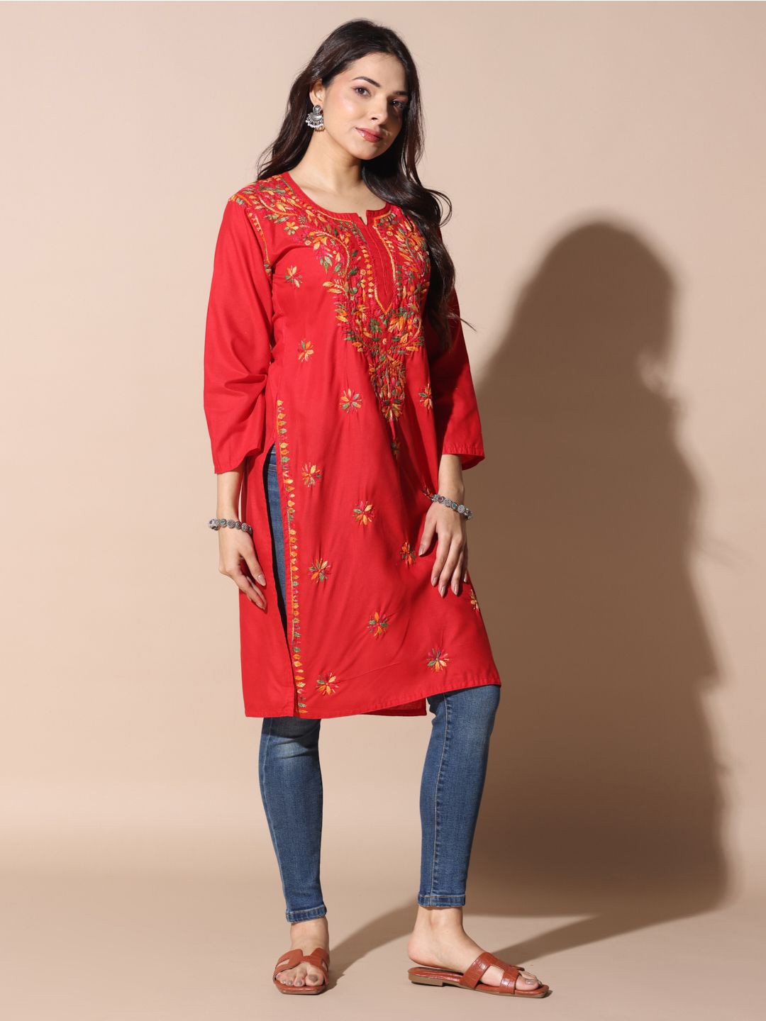 

Fashionable Chikan Handikraft Floral Embroidered Thread Work Cotton Straight Kurta, Red