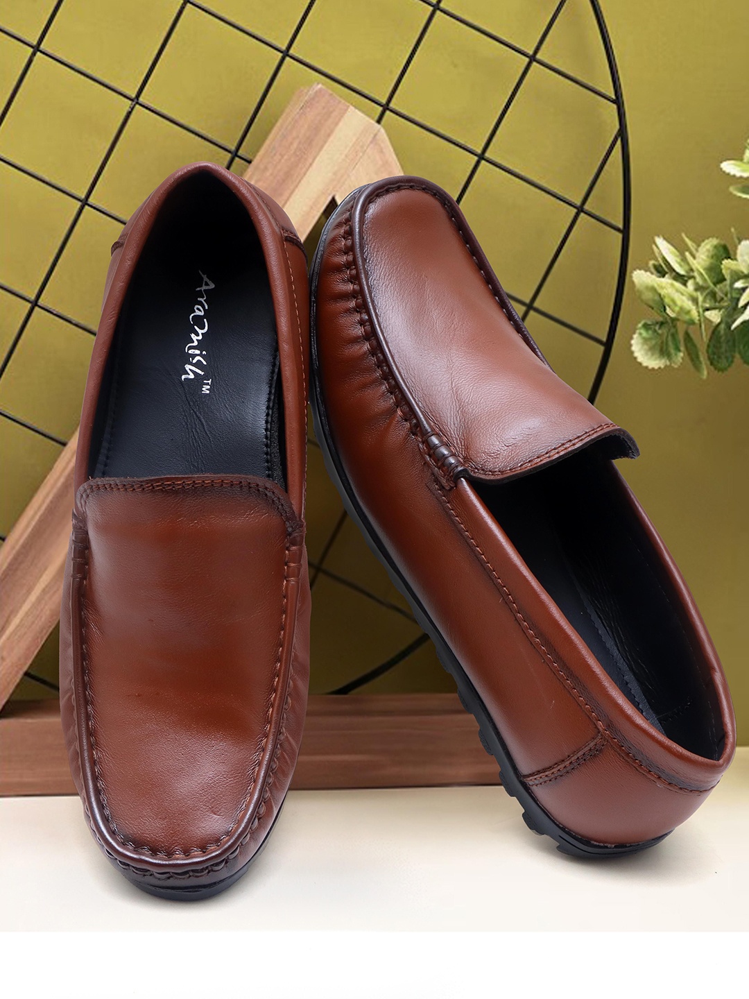 

ARAMISH Men Perforations Leather Loafers, Tan