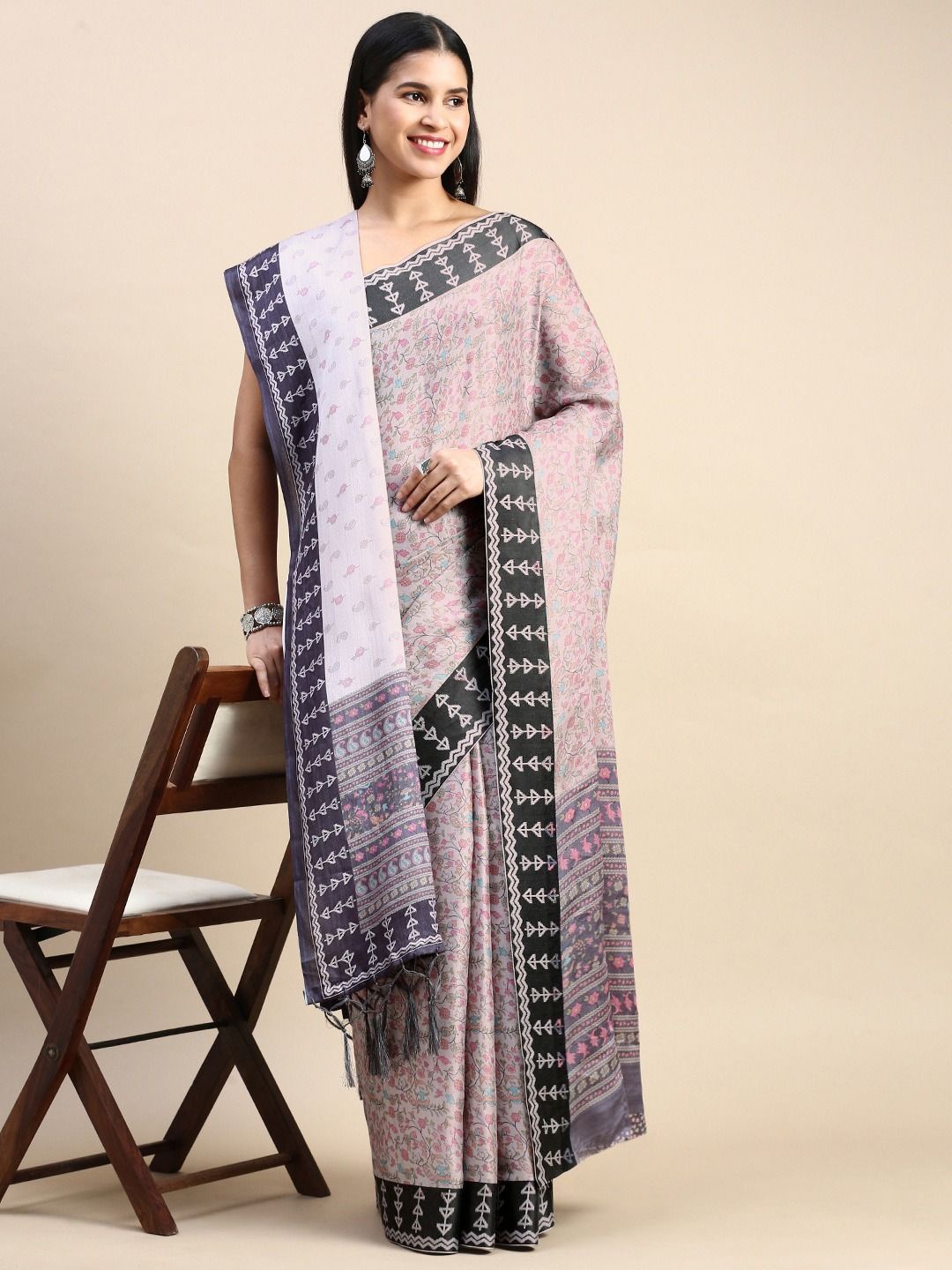 

DIVASTRI Floral Pashmina Designer Saree, Grey