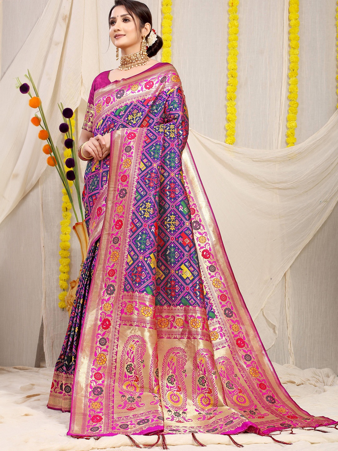 

Kandora Woven Design Zari Pure Silk Banarasi Saree, Purple