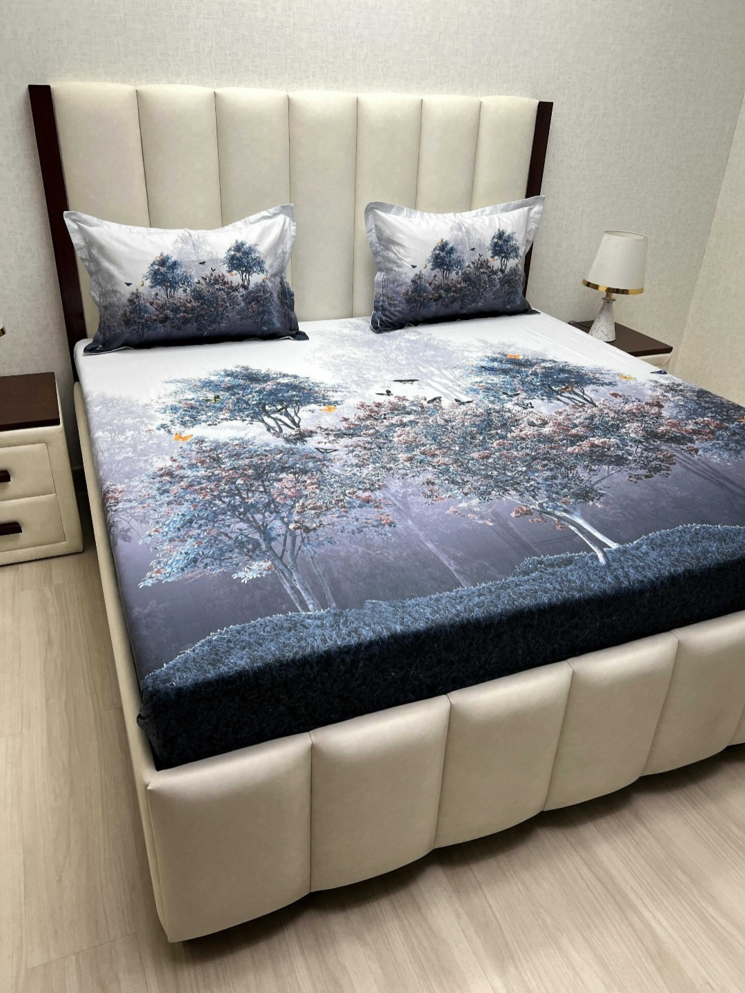 

Pure Decor Majestic Blue Floral Printed 240 TC Cotton King Bedsheet Set 2.74 m x 2.74 m
