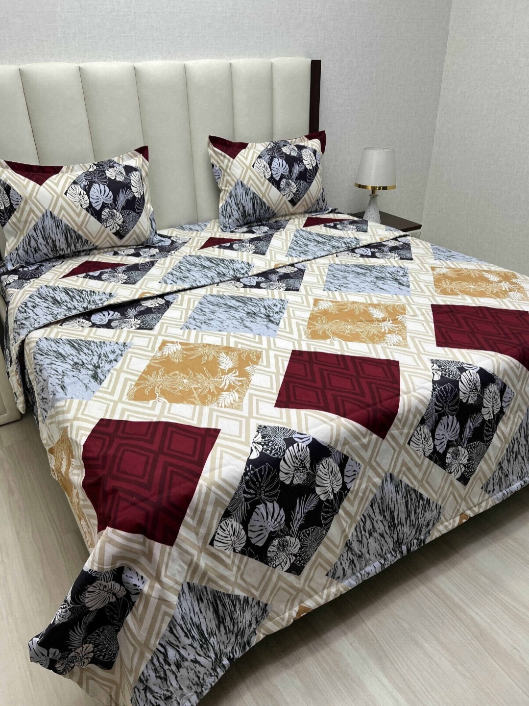 

Pure Decor Grey & Cream Geometric Printed Fine Double King Size Bedding Set