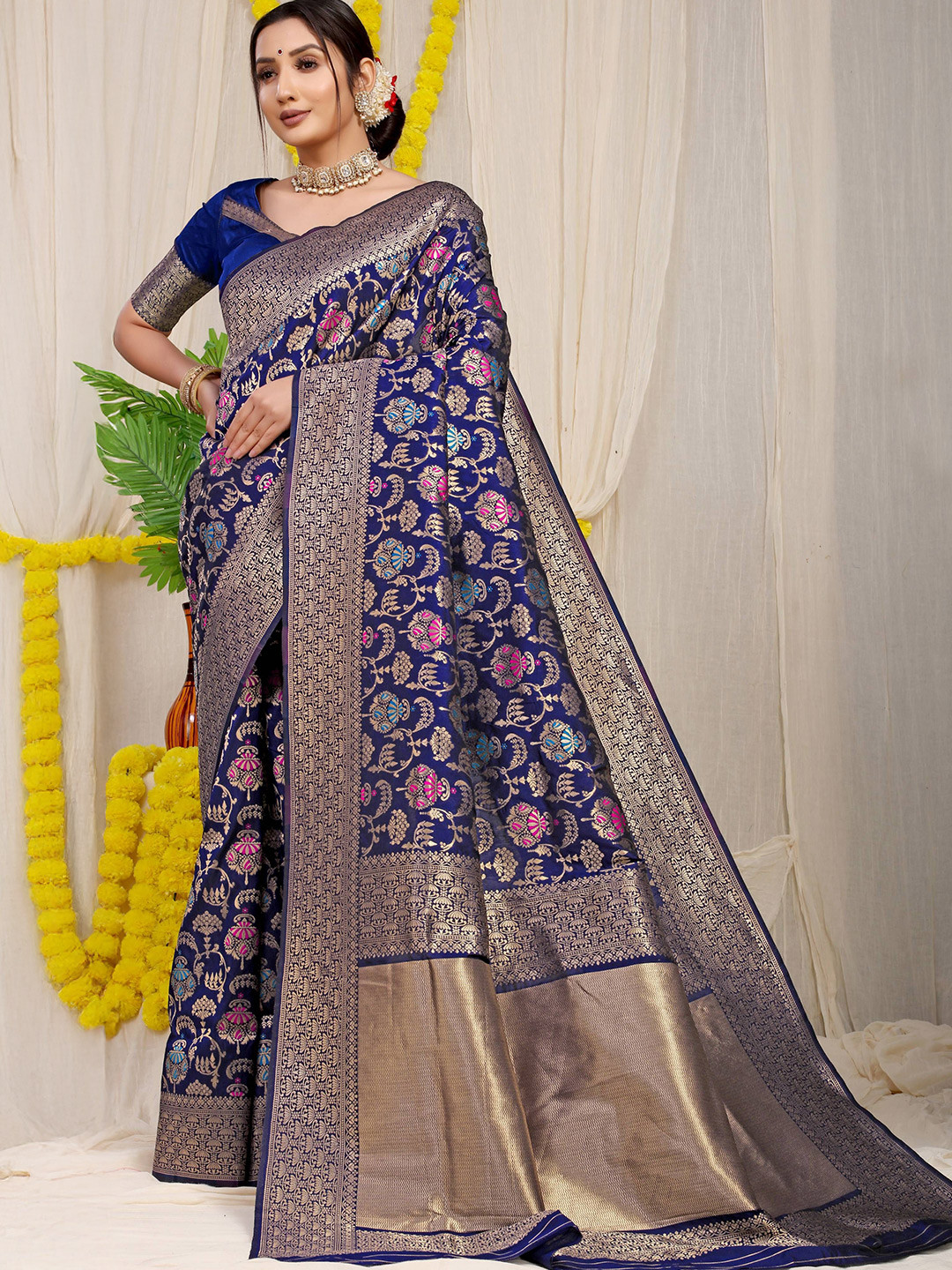 

Kandora Woven Design Zari Pure Silk Banarasi Saree, Navy blue