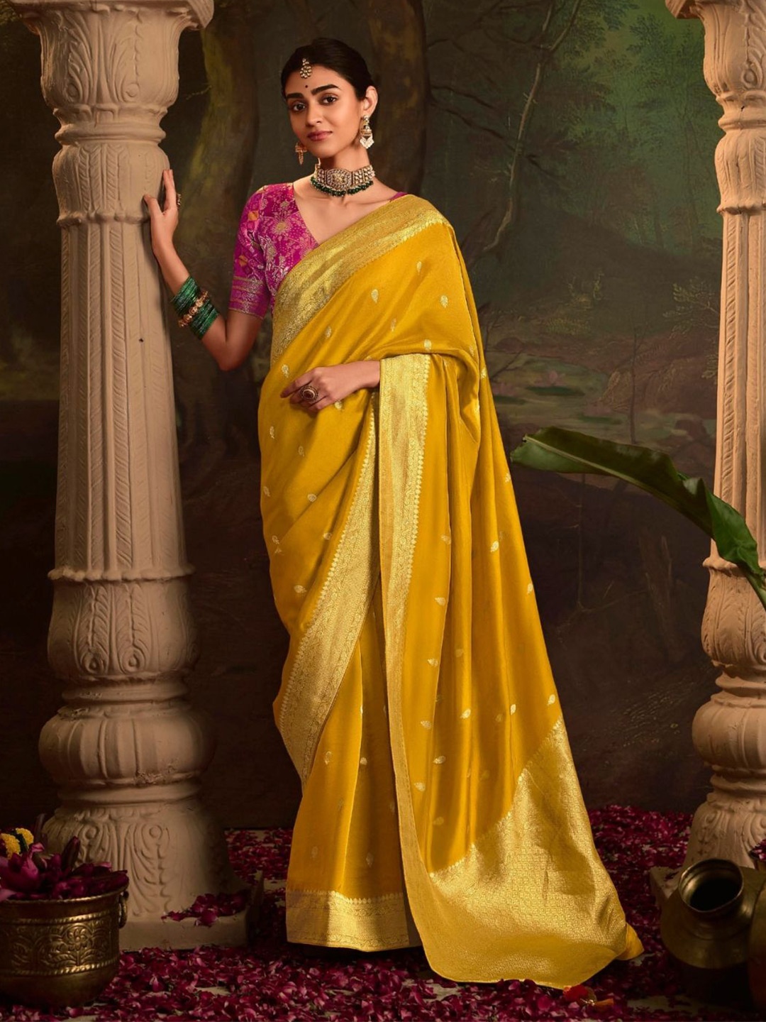 

DEVATITHI Yellow Banarasi Silk Saree