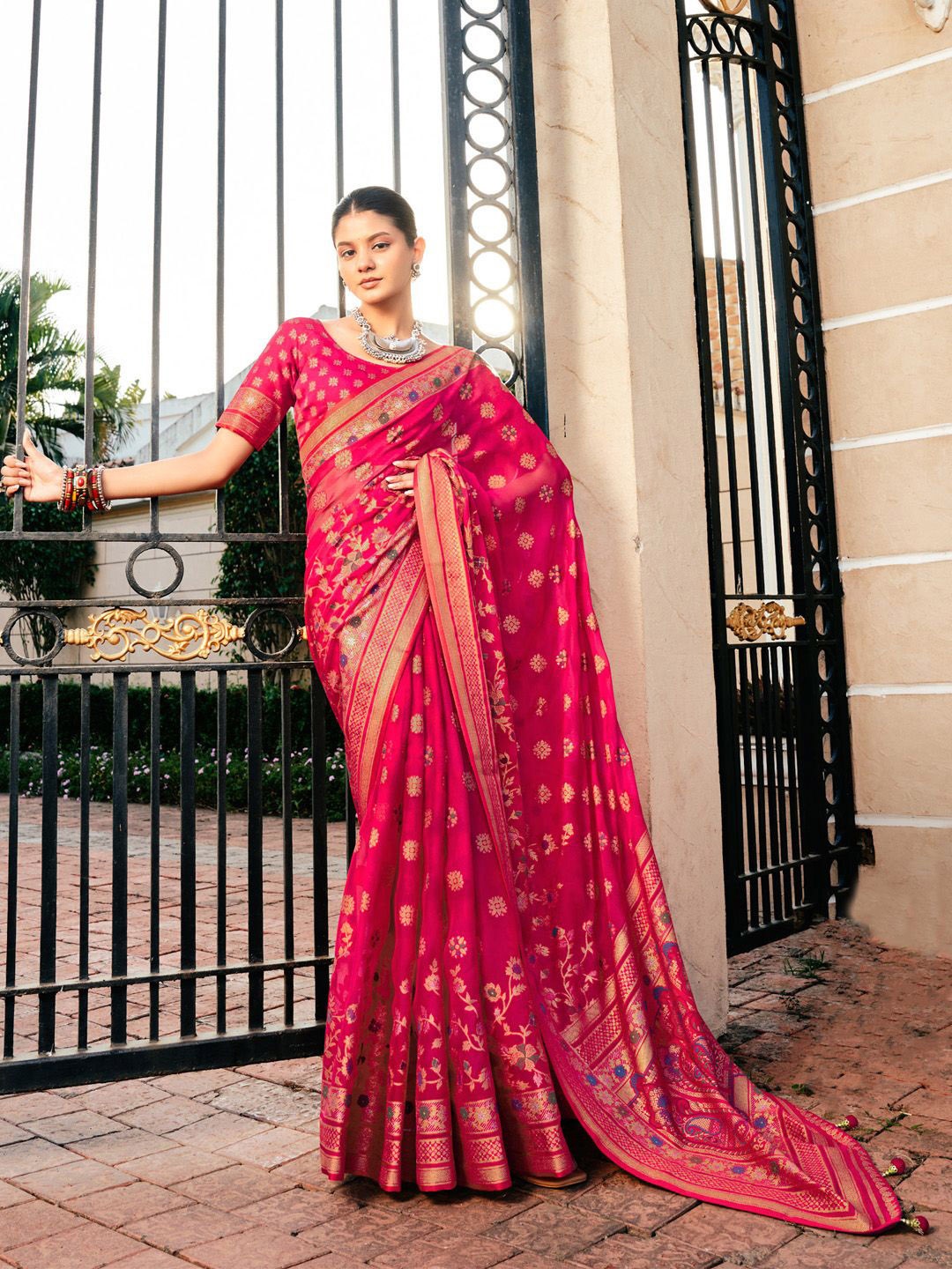 

Anouk Floral Zari Poly Georgette Saree, Pink