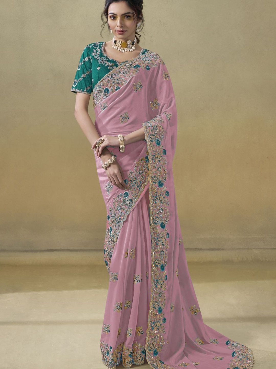 

Suha Floral Zari Pure Georgette Saree, Magenta
