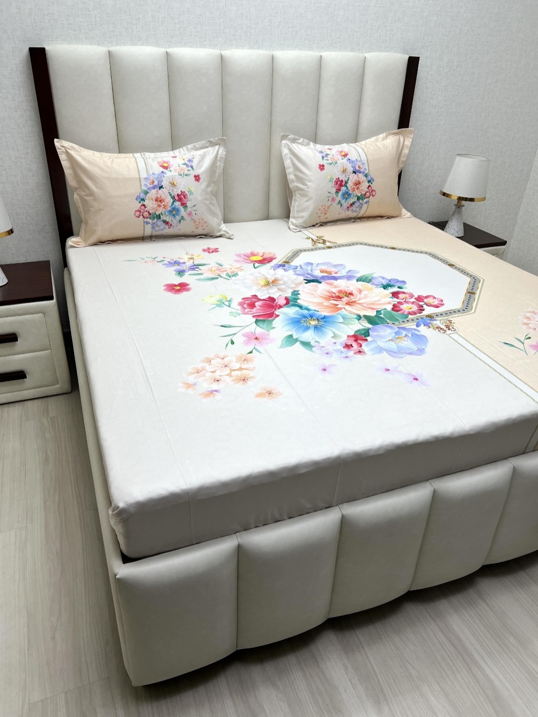 

Pure Decor Majestic Peach Printed Pure Cotton 600TC King Bedsheet Set 2.74m x 2.74m