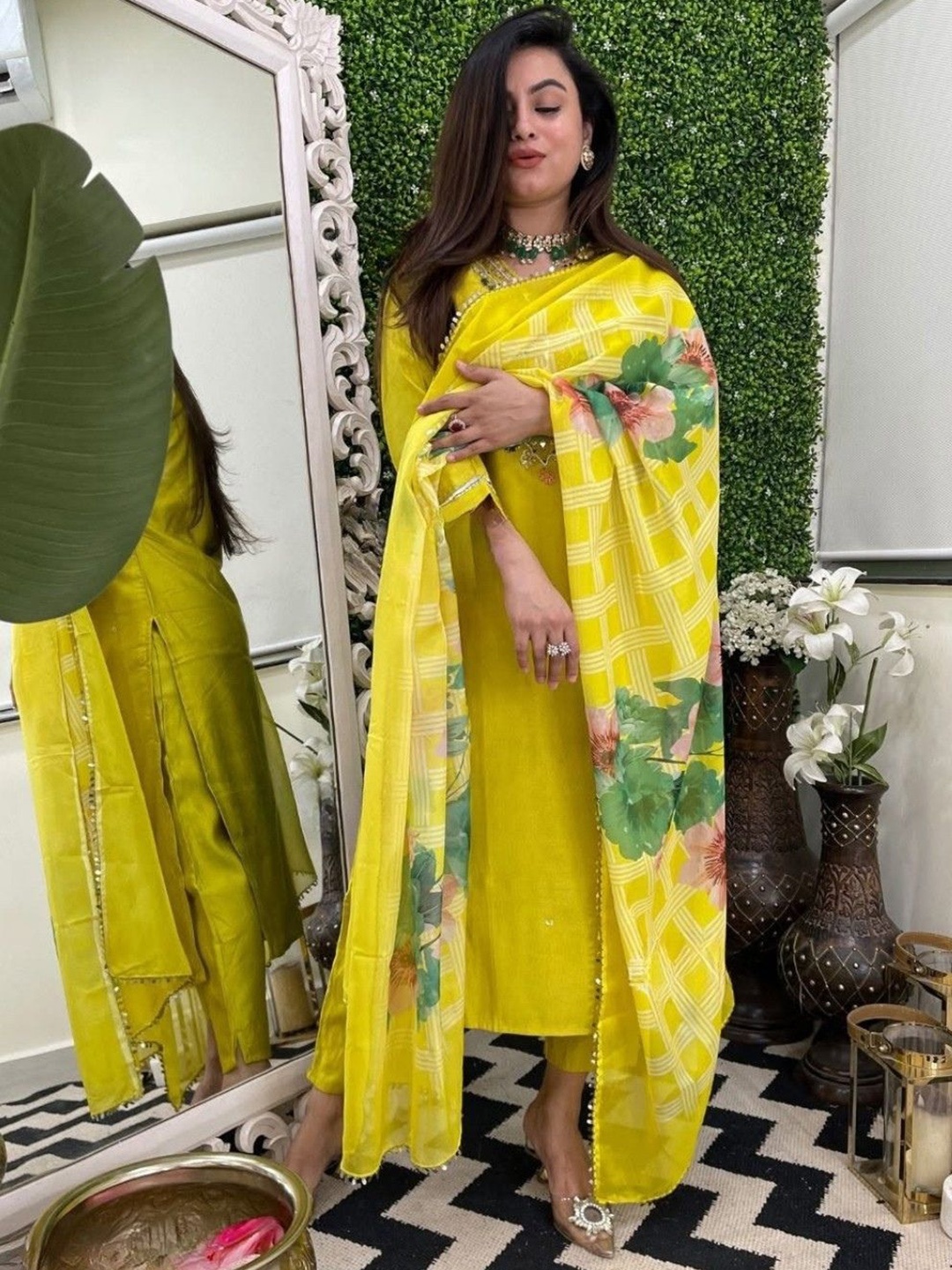 

Navlik Floral Yoke Design V Neck Straight Kurta With Trousers & Dupatta, Yellow