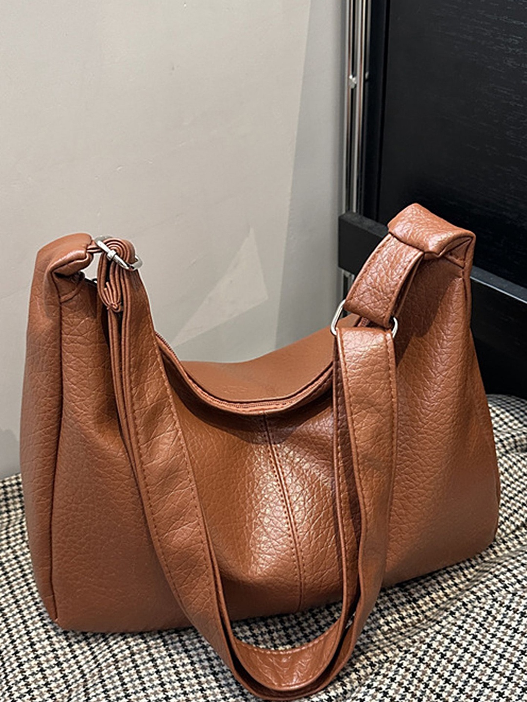 

LULU & SKY PU Structured Handheld Bag with Quilted, Brown