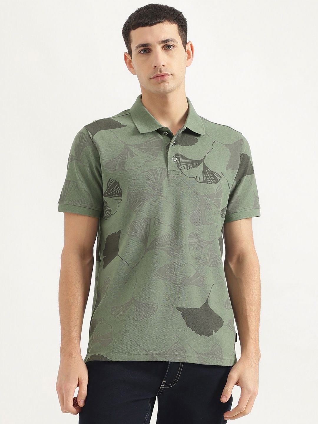 

United Colors of Benetton Men Floral Printed Polo Collar Cotton T-shirt, Green