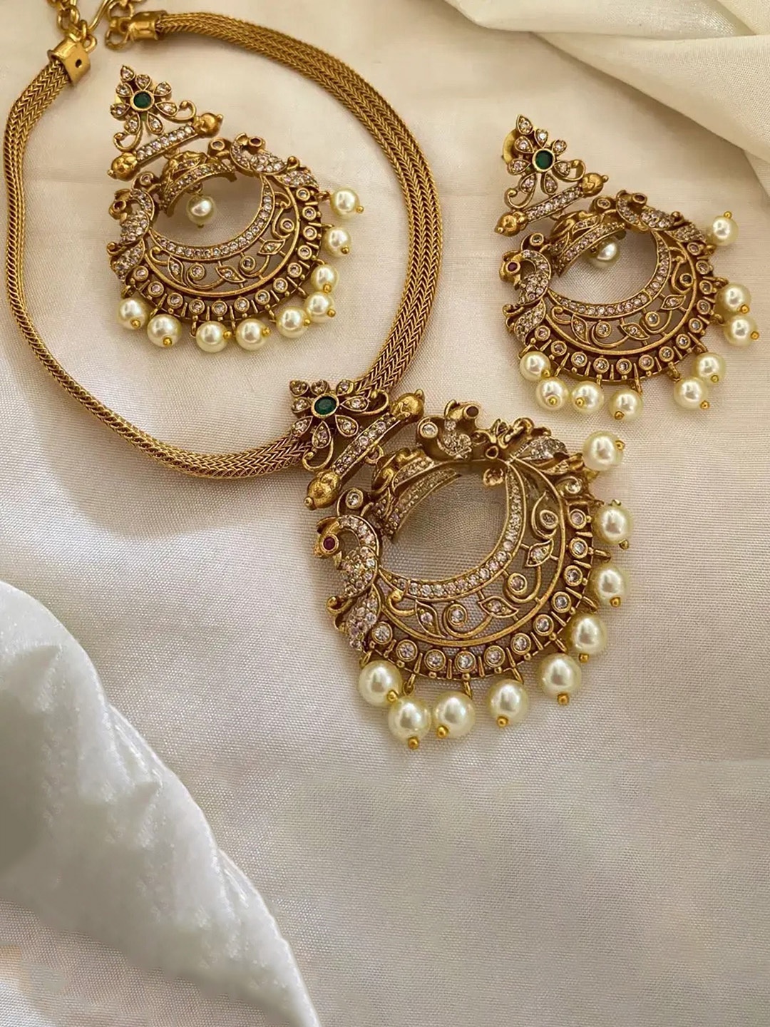 

Rangrozo Jewellery Gold-Plated Stone-Studded Jewellery Set