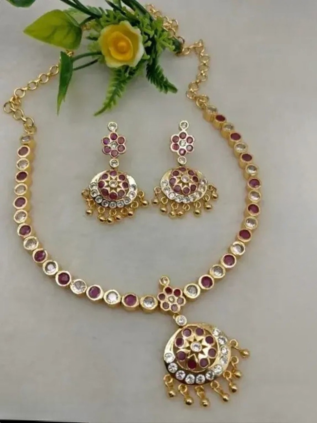 

Rujve Jewellery Gold Plated Stones Studded Jewellery Set