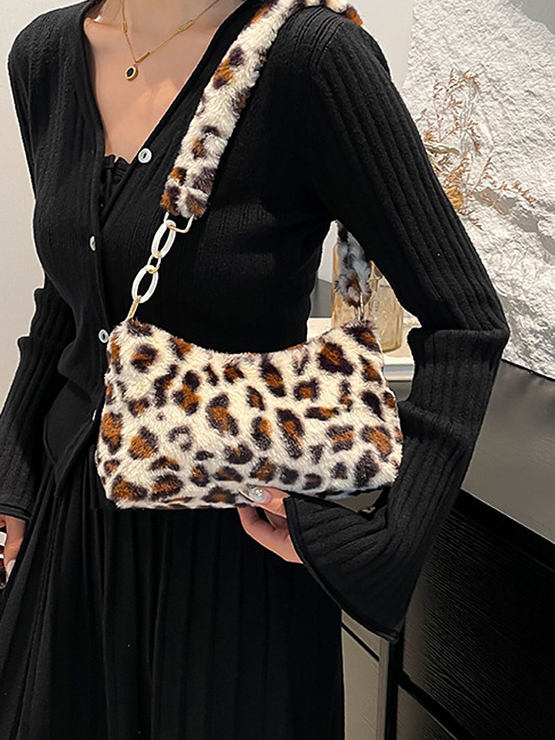 

LULU & SKY Animal Printed Structured Sling Bag with Tasselled, White