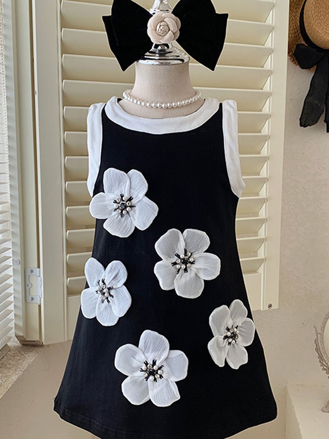 

LULU & SKY Girls Floral Round Neck Sleeveless Applique A-Line Maxi Dress, Black